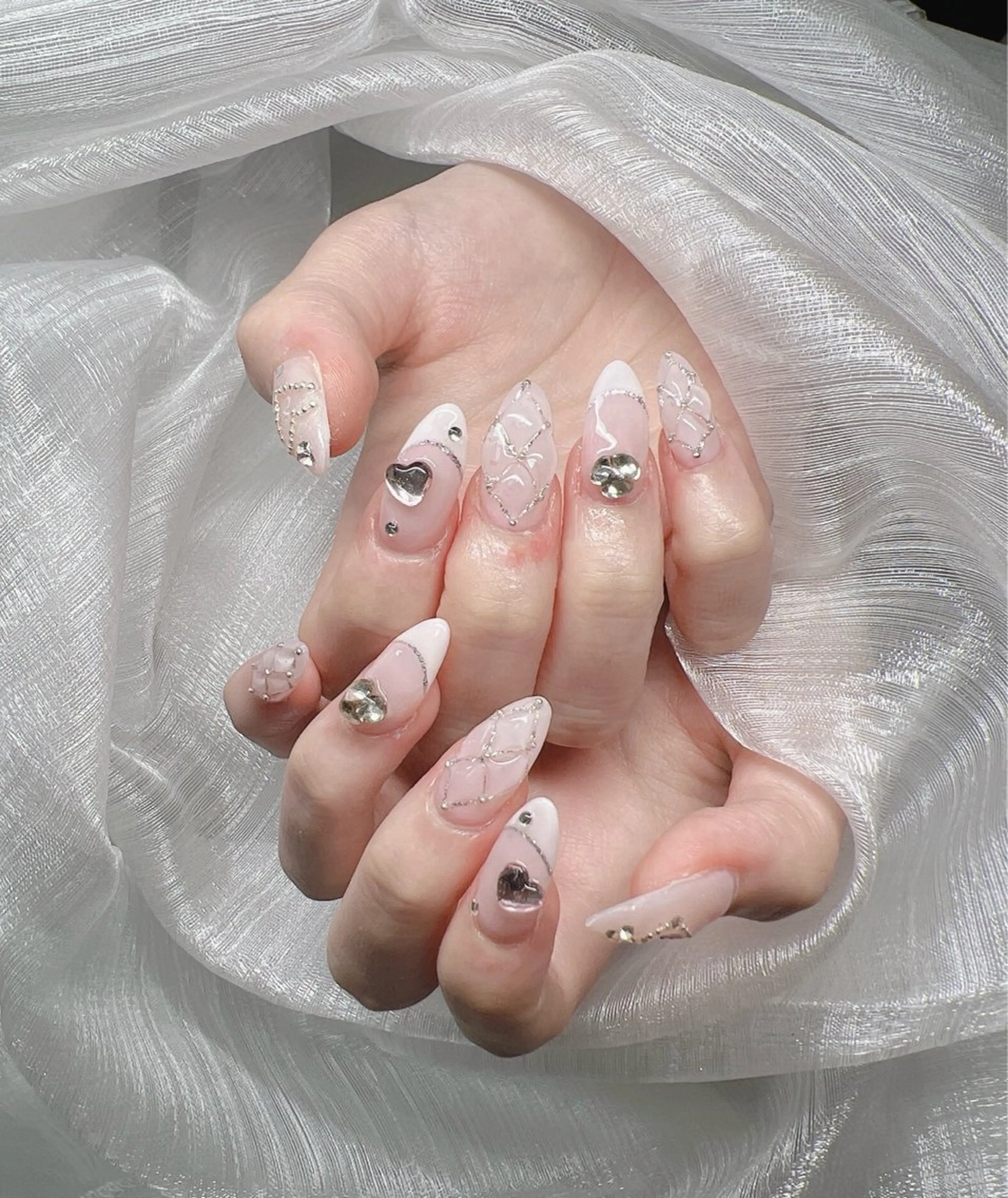 ネイル 長さ出し グラデーション 卒業式 キラキラネイル マグネットネイル ハンドネイル Lee Nailsのネイルデザイン