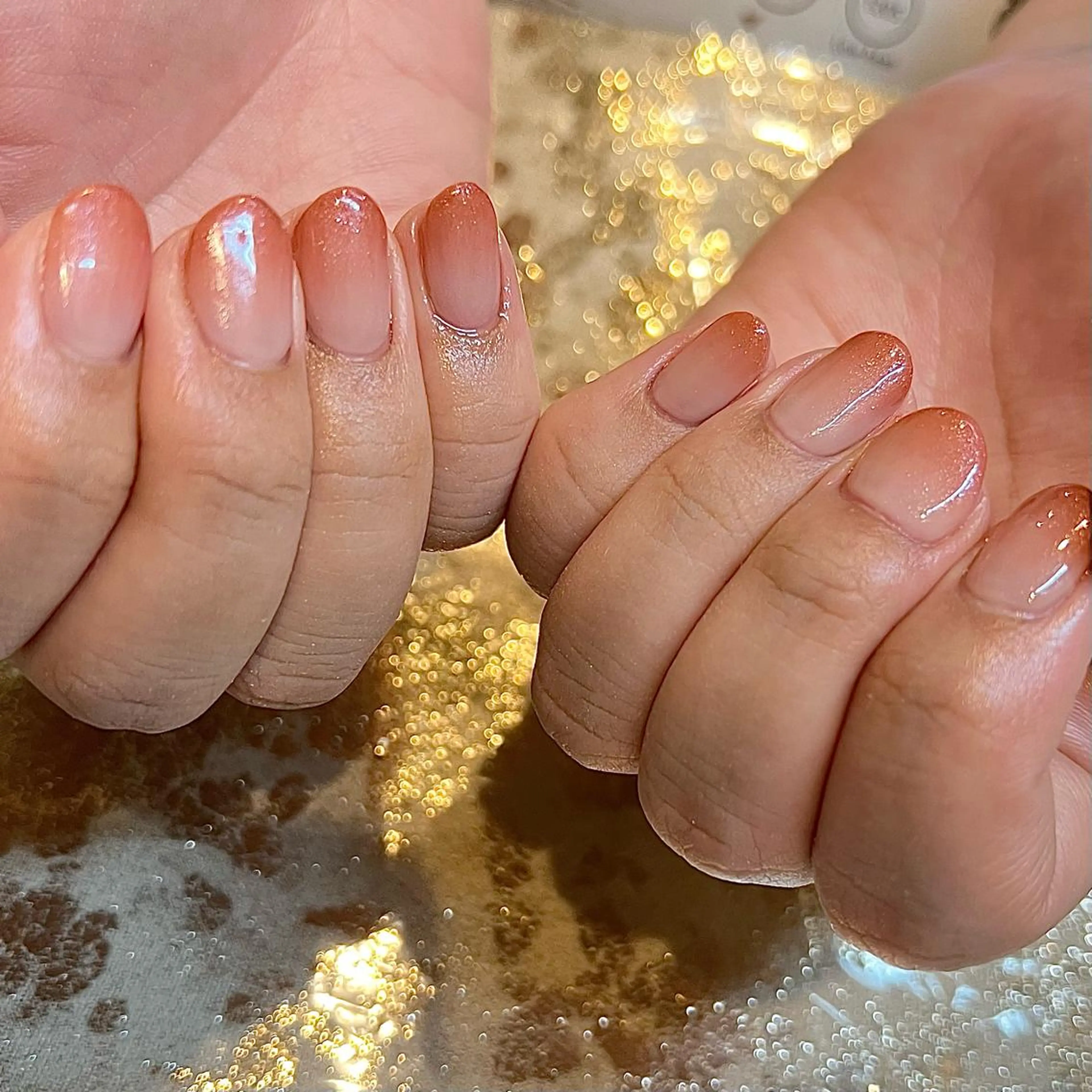 ショート ネイル グラデーション ワンカラーネイル H🌺 NAILのネイルデザイン