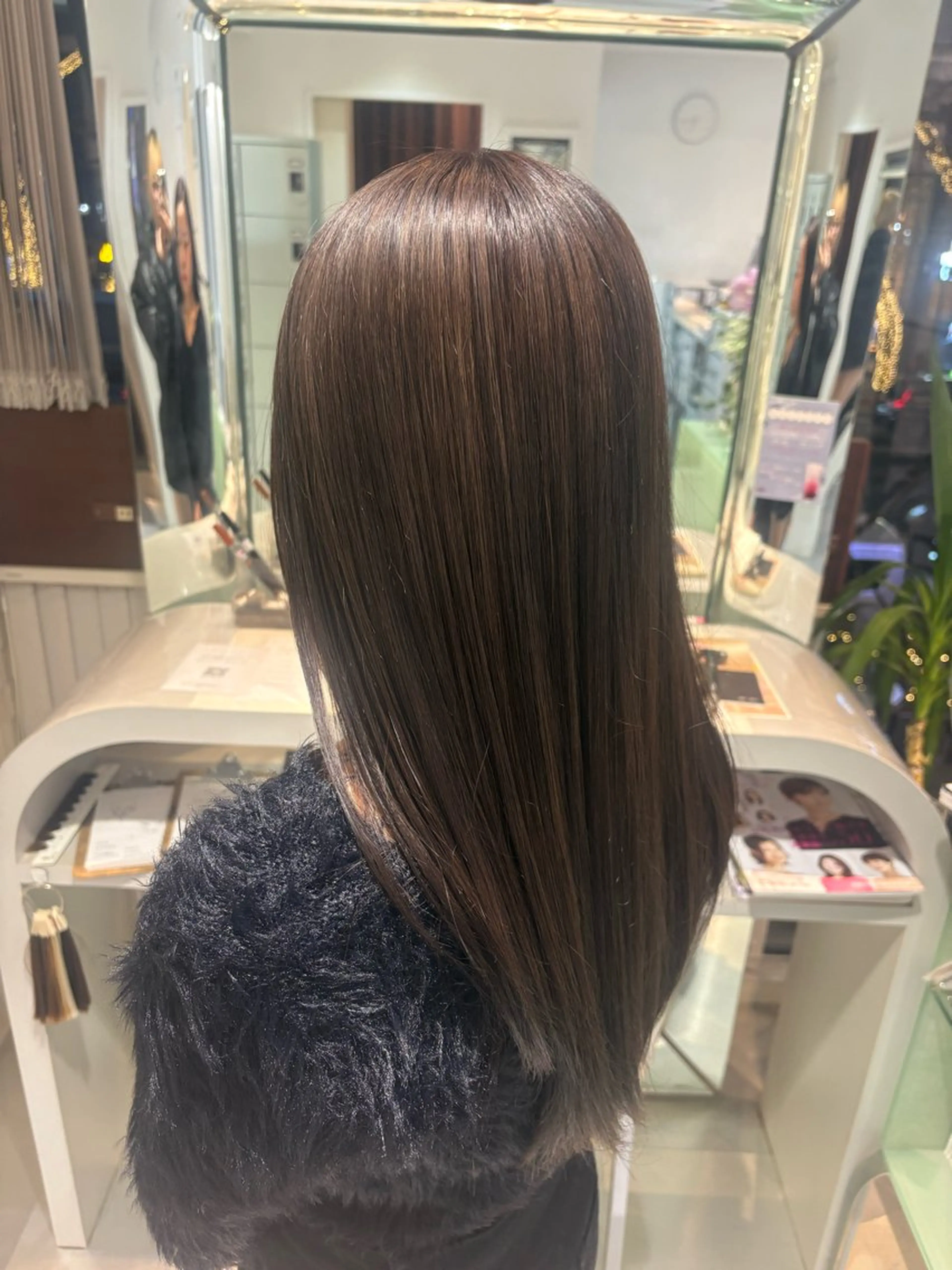 ロング カラー ブラウンカラー 透明感カラー 髪質改善 トリートメント 緑川 瑠奈のヘアスタイル