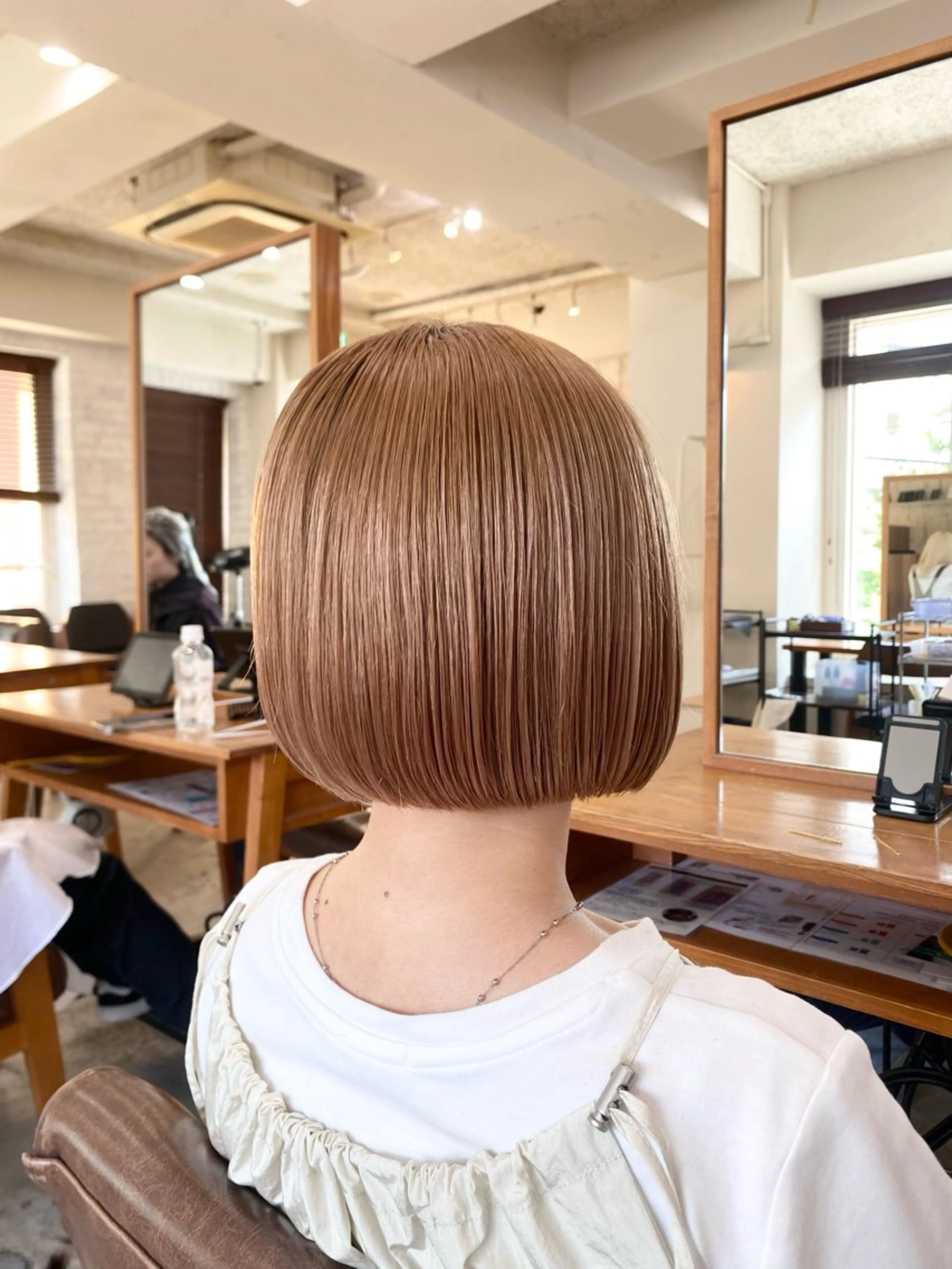 ショート カラー ベージュカラー カット ヘアカラー トリートメント shiori/暖色/ レイヤー/似合わせのヘアスタイル