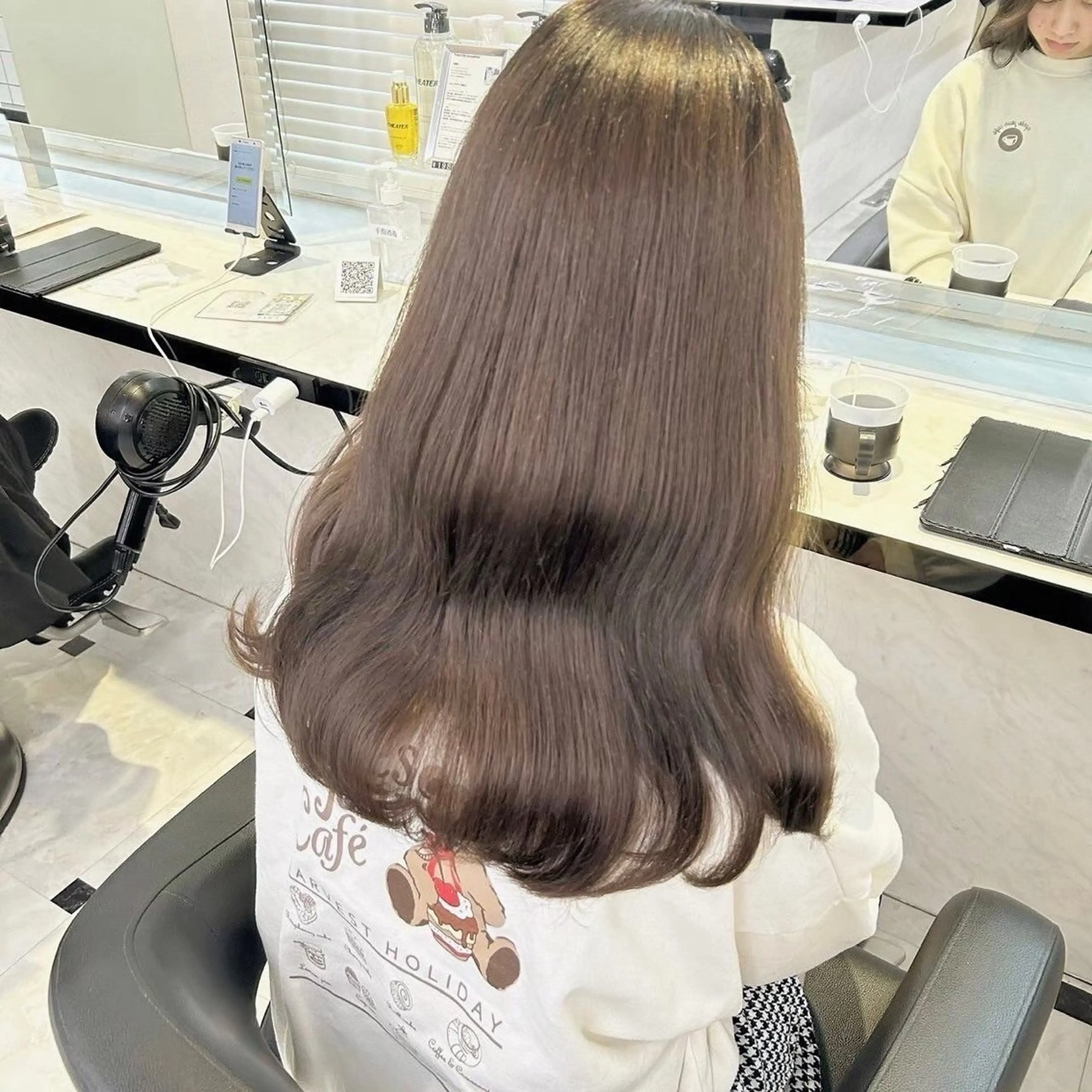 ロング カラー ヘアカラー トリートメント 海外風ブリーチなし 🫒Rion🫒🩶のヘアスタイル