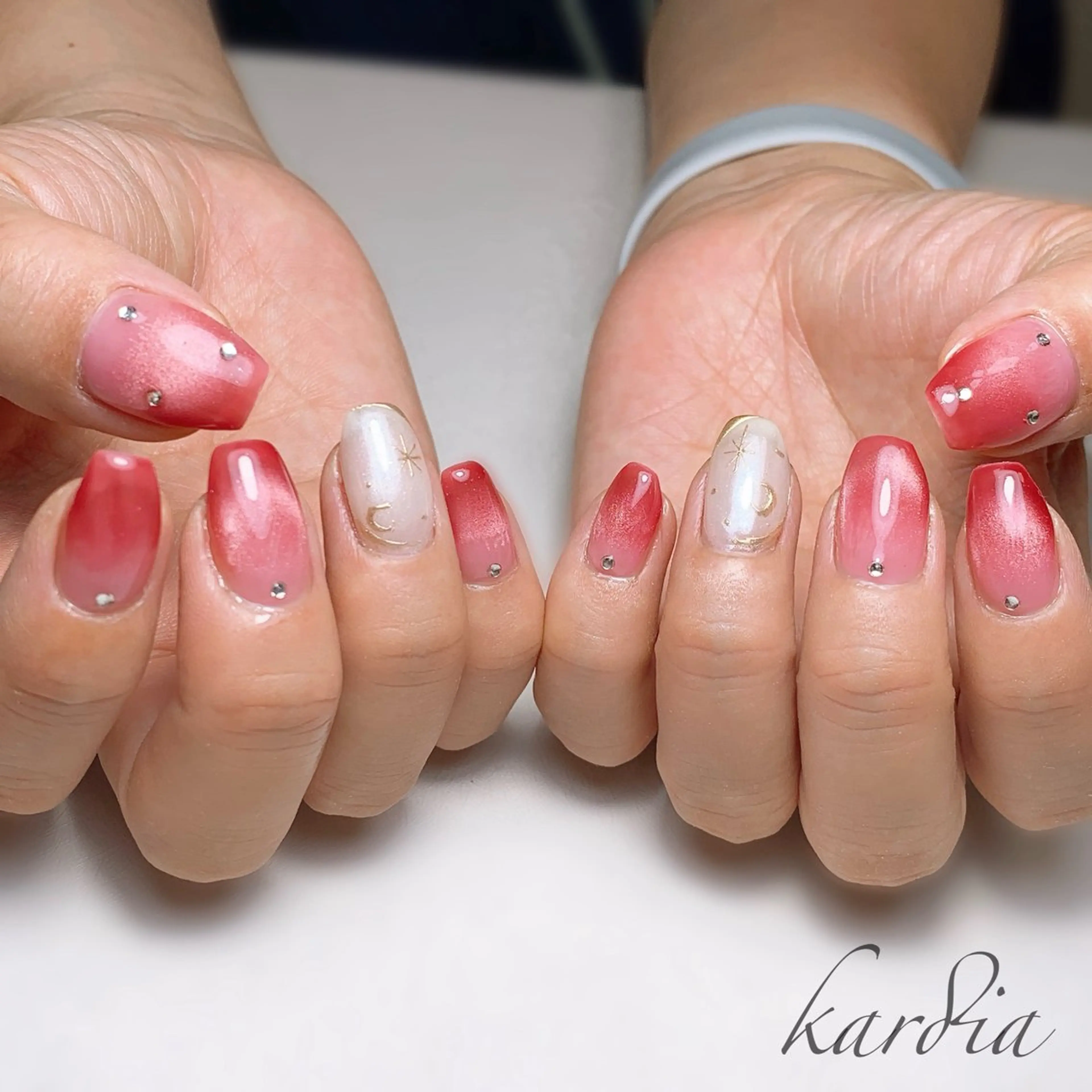 ネイル ハンドネイル καρδιά -ｶﾙﾃﾞｨｱ-のネイルデザイン