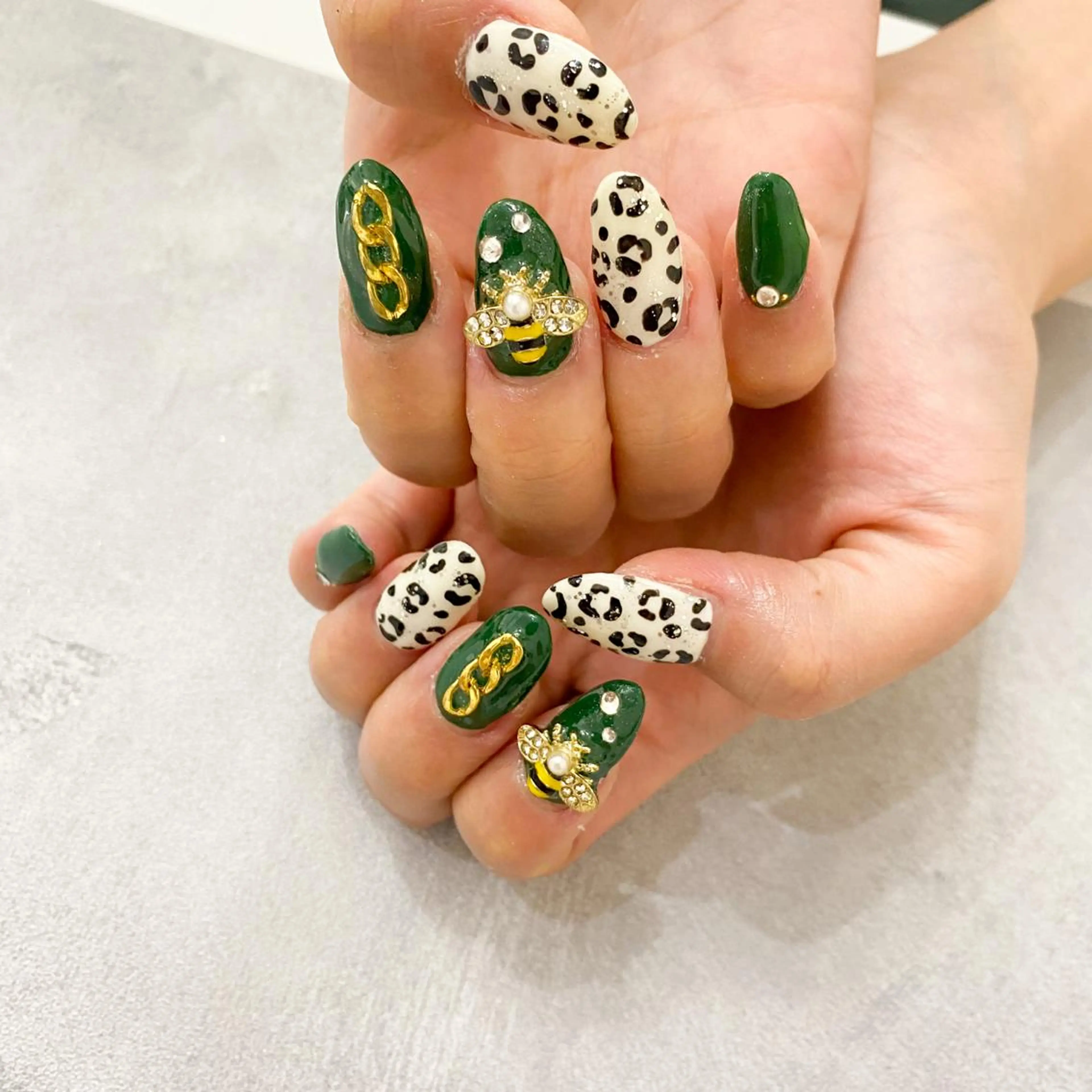 ネイル ハンドネイル ゴテゴテ💙ワンホン リオナのネイルデザイン