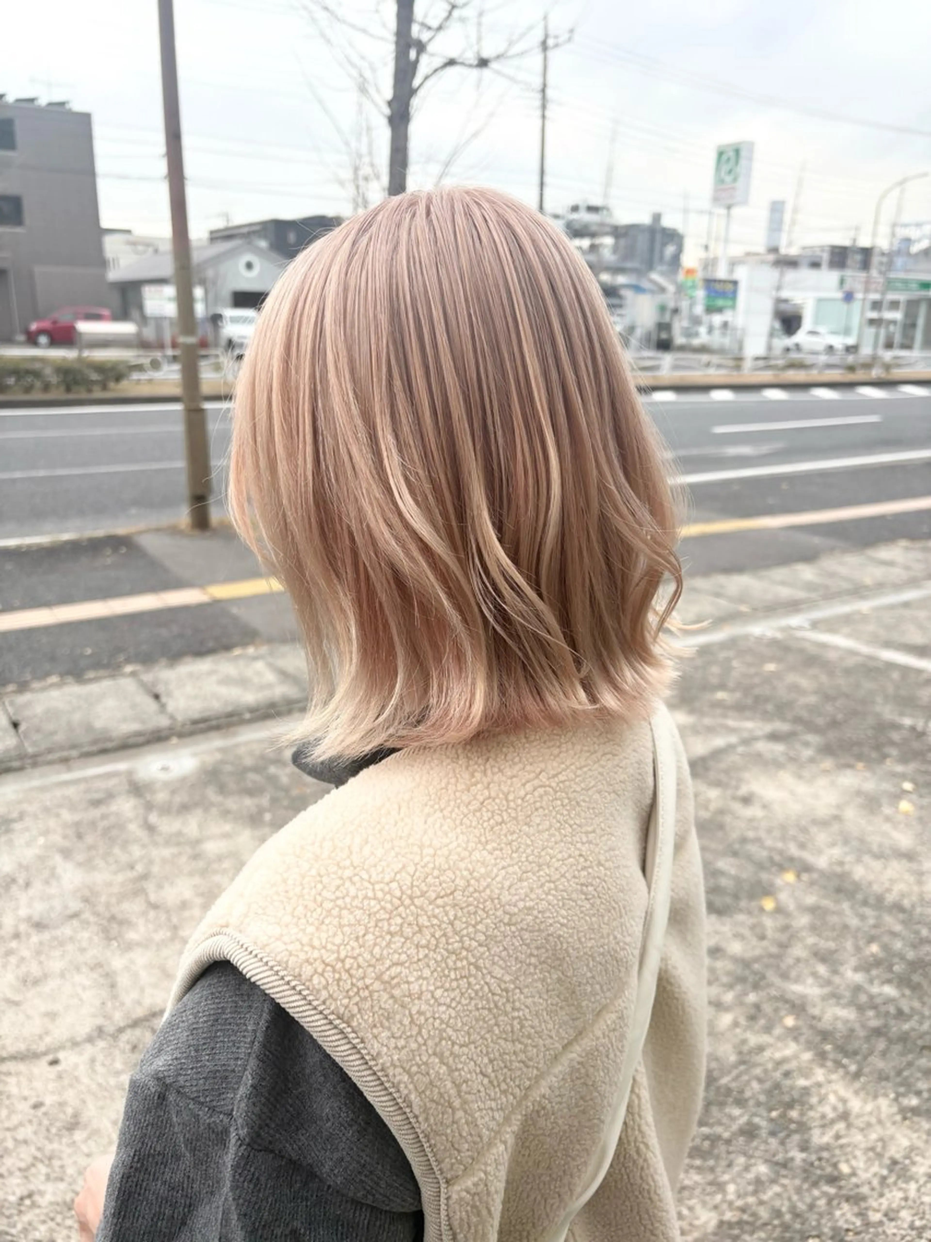 セミロング カット ヘアカラー 小沢 真澄のヘアスタイル