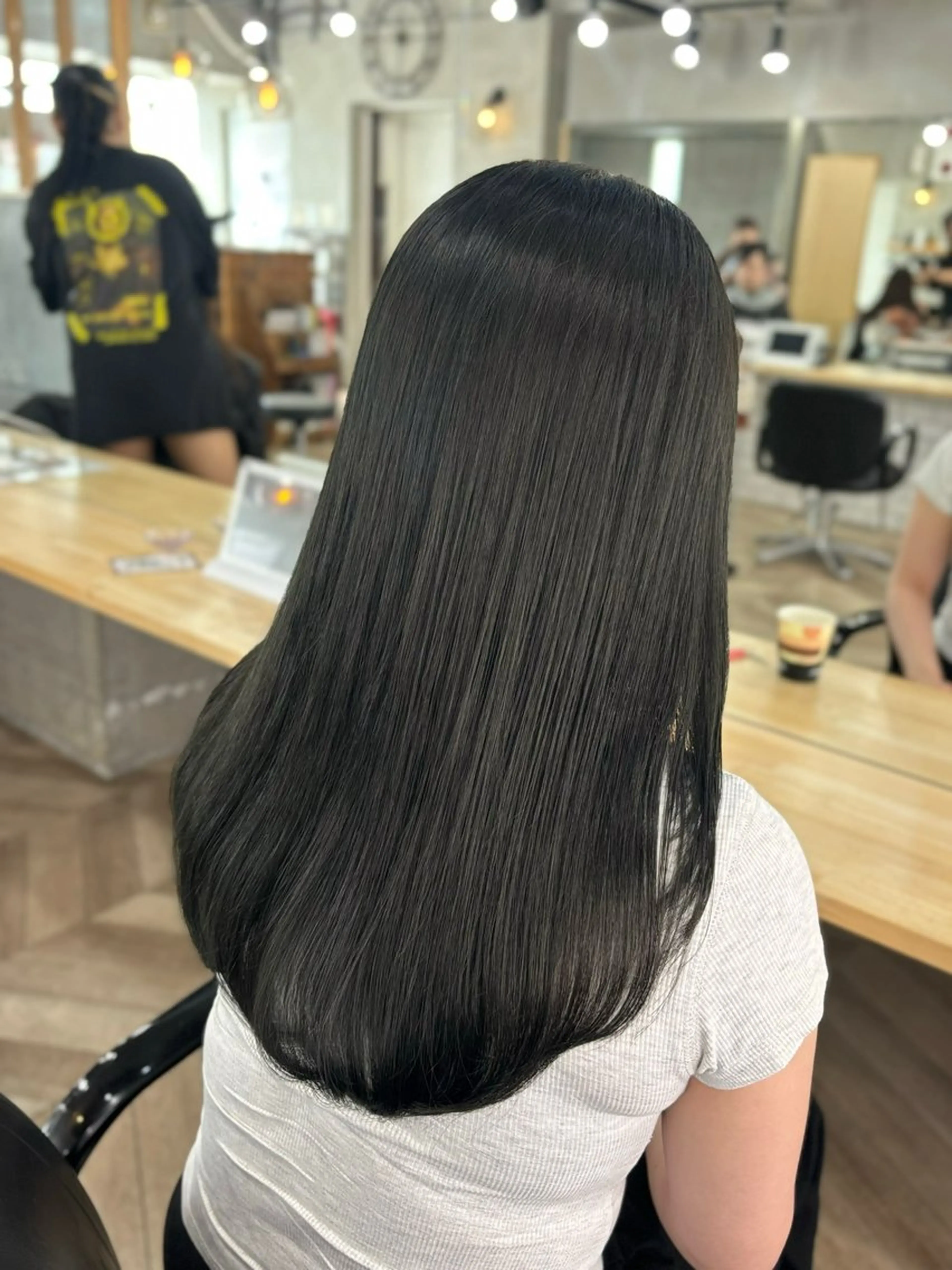 セミロング カラー angelica難波 Hinaのヘアスタイル