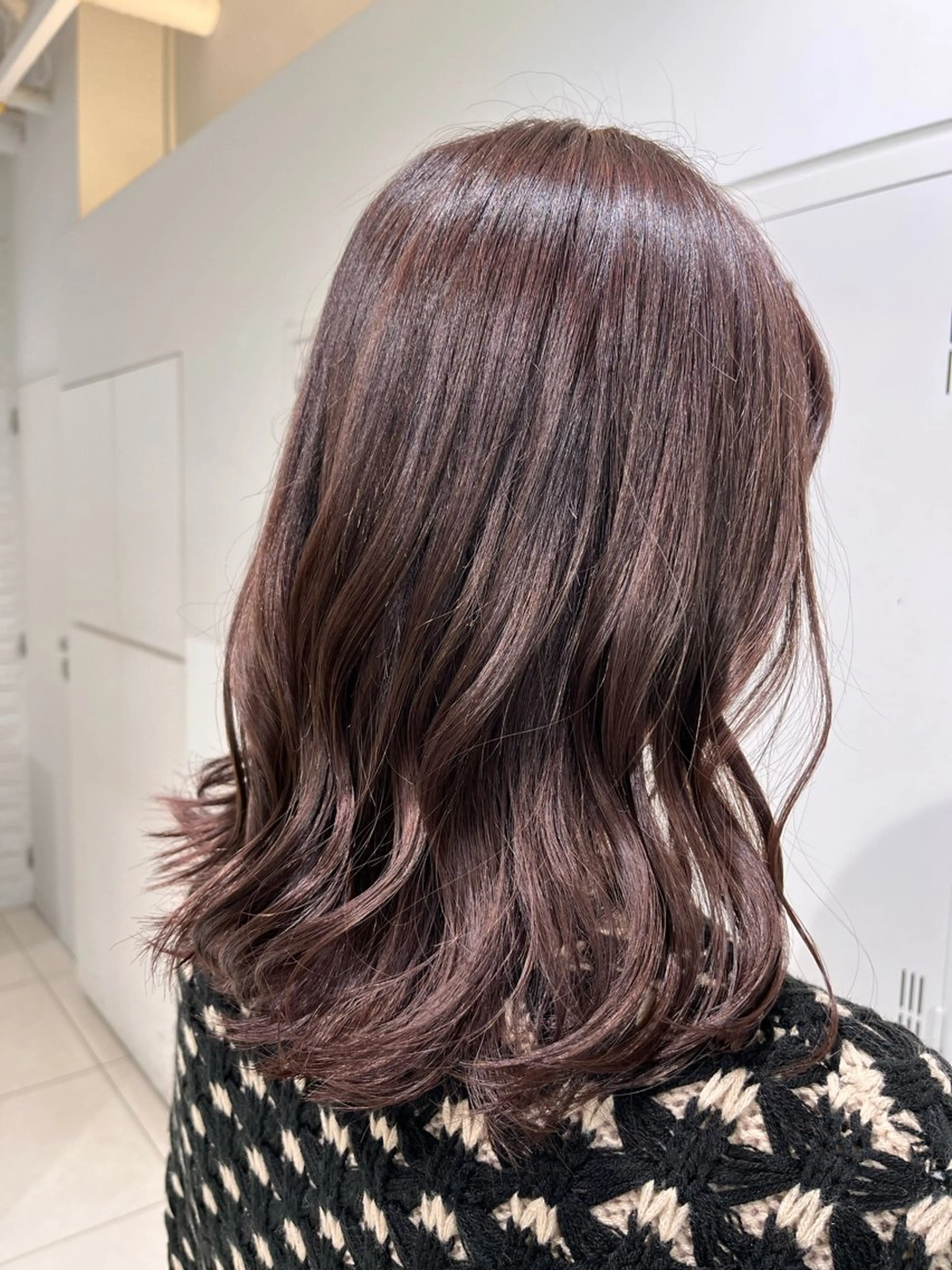 ミディアム カラー ブリーチ ブラウンカラー ラベンダーカラー カット ヘアカラー トリートメント メンズ縮毛矯正🦊ハ イトーン　RYOKAのヘアスタイル