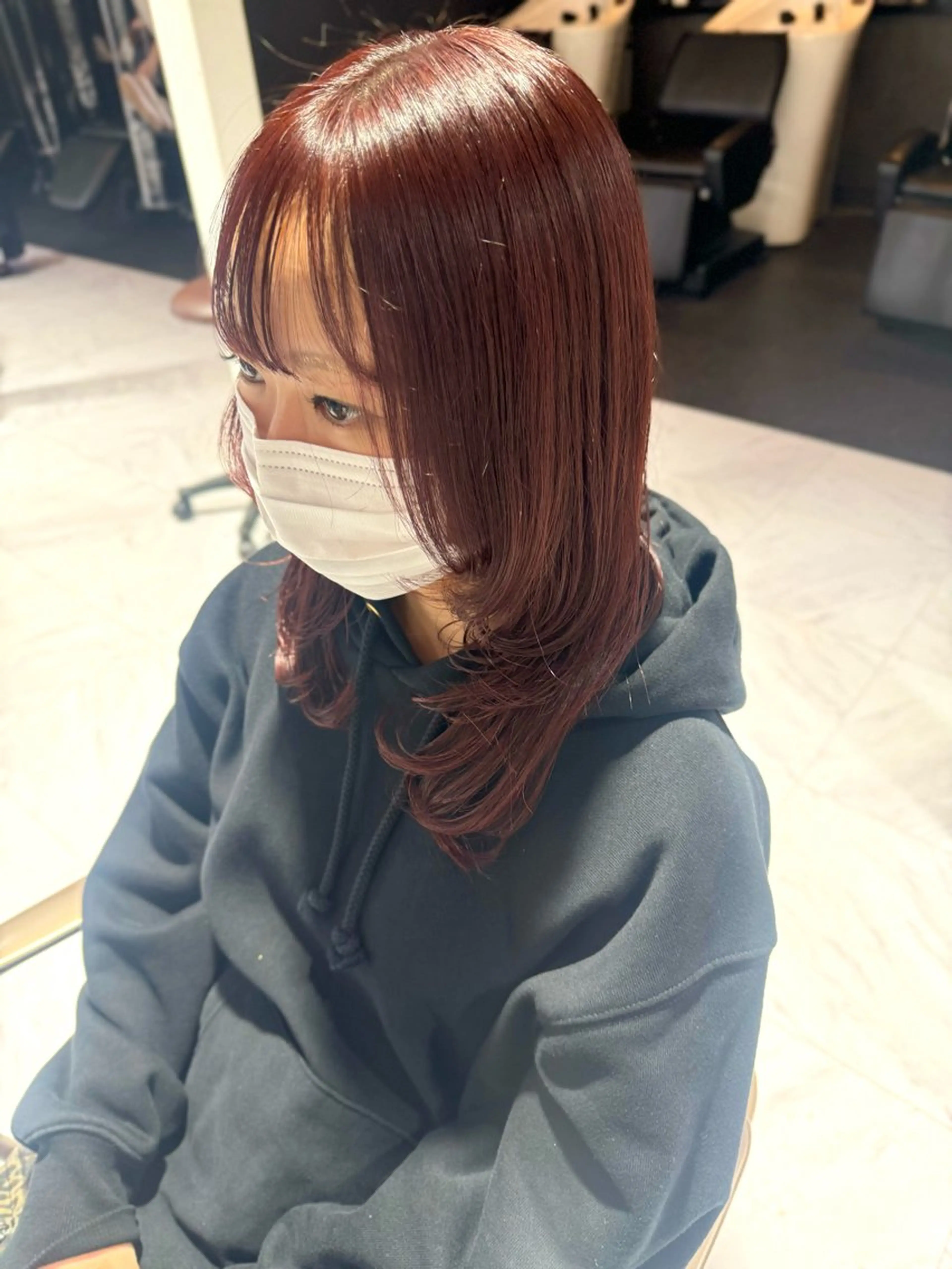 ロング カラー 内田 衣海のヘアスタイル