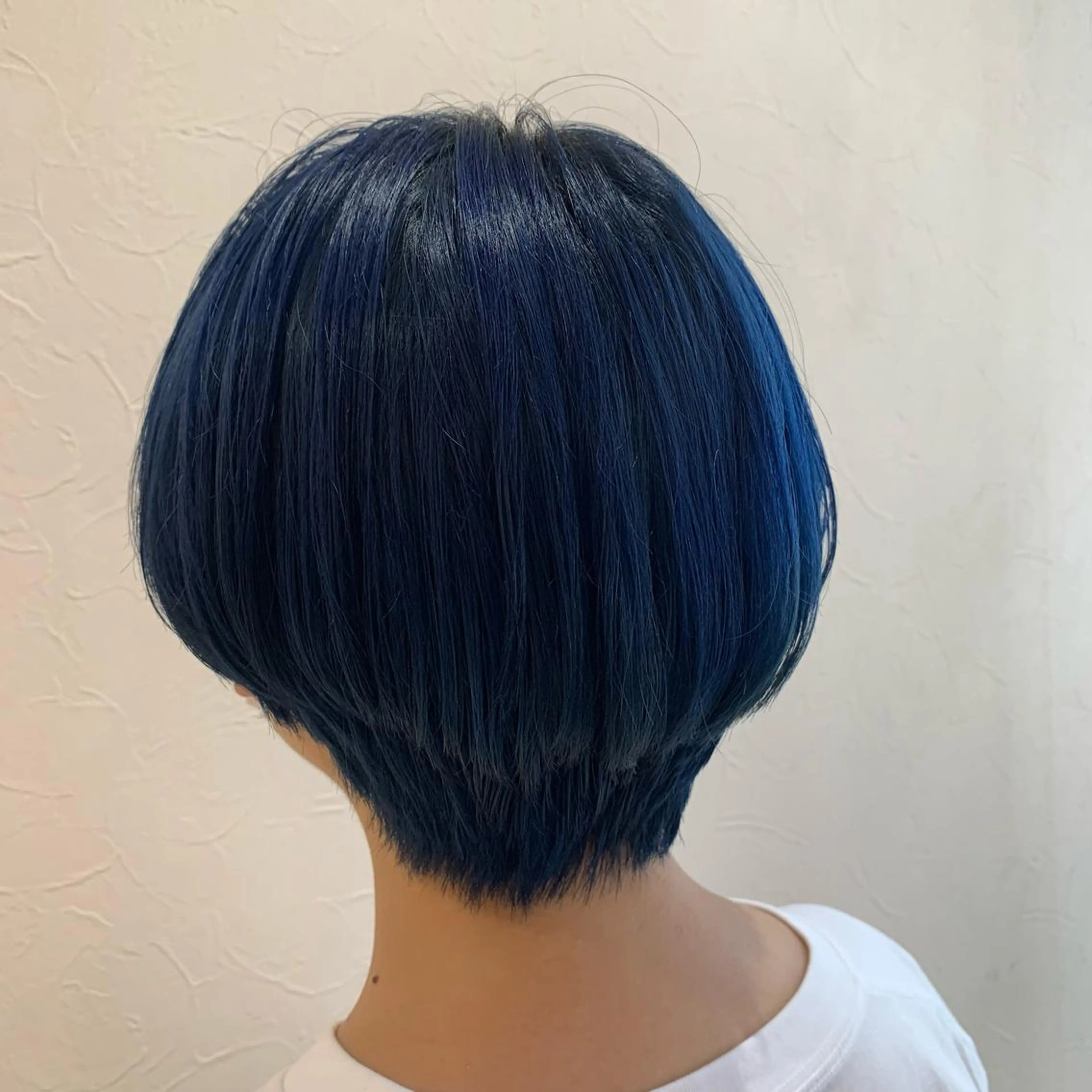 ショート カラー ヘアカラー トリートメント 店長ハイトーンカラー 柞山史奈のヘアスタイル