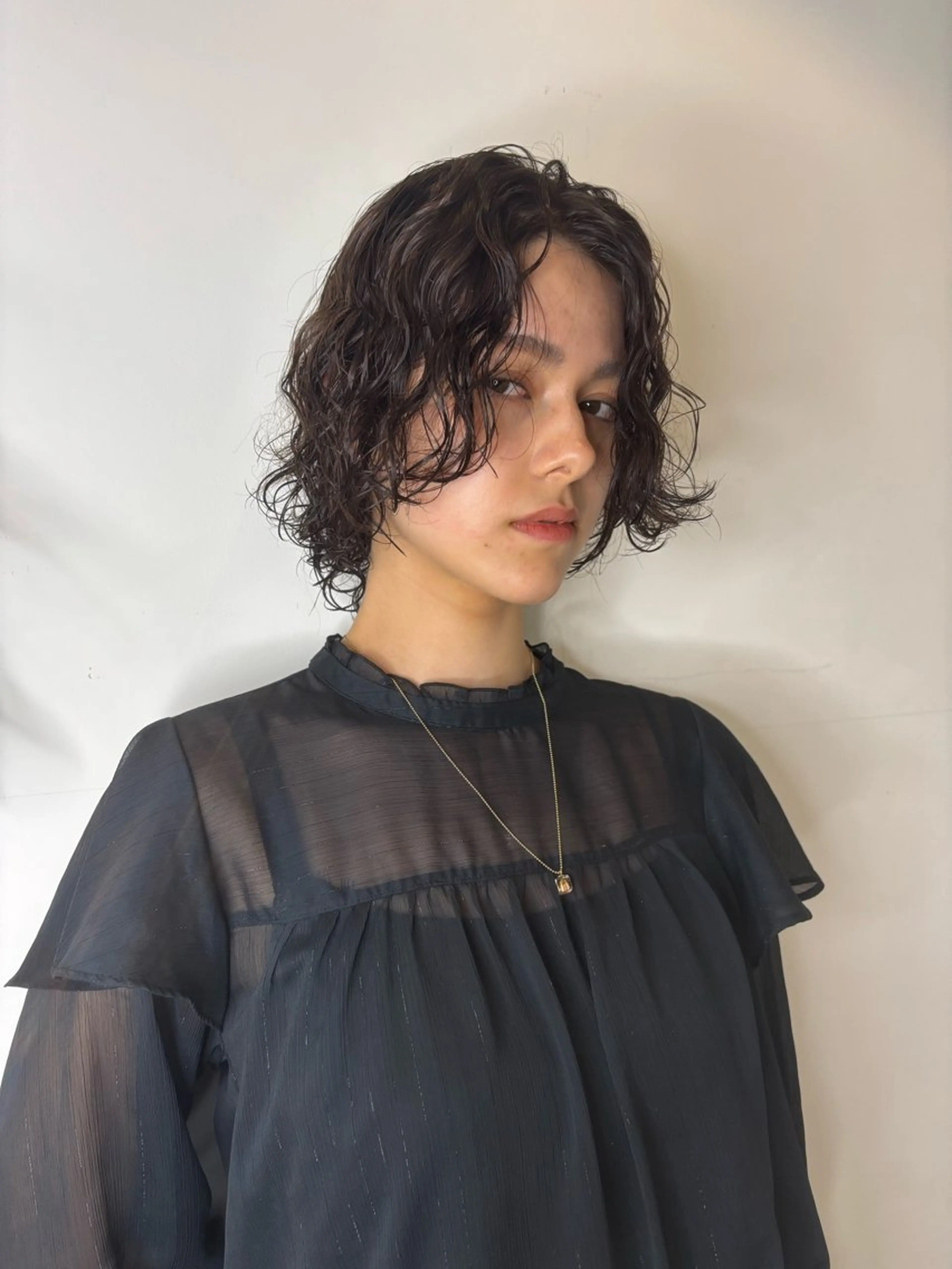 ショート カラー パーマ ブラウンカラー ダークブラウン MEYHAIR/CURLYS所属・IO/ブリーチカラー /メンズヘアのヘアスタイル
