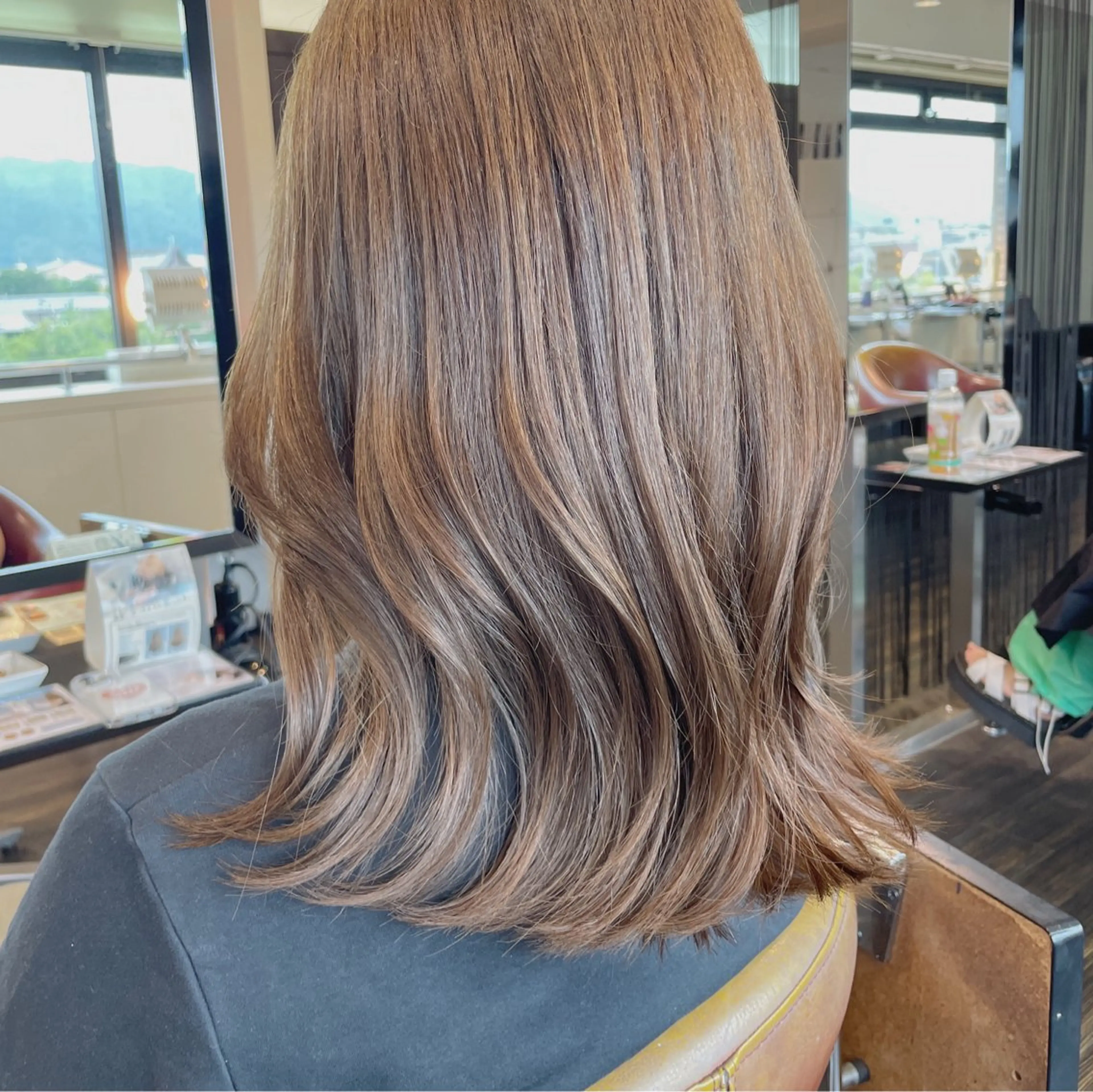 セミロング カラー ベージュカラー ダブルカラー イルミナカラー オレンジ 似合わせヘア🤍 面田法子のヘアスタイル