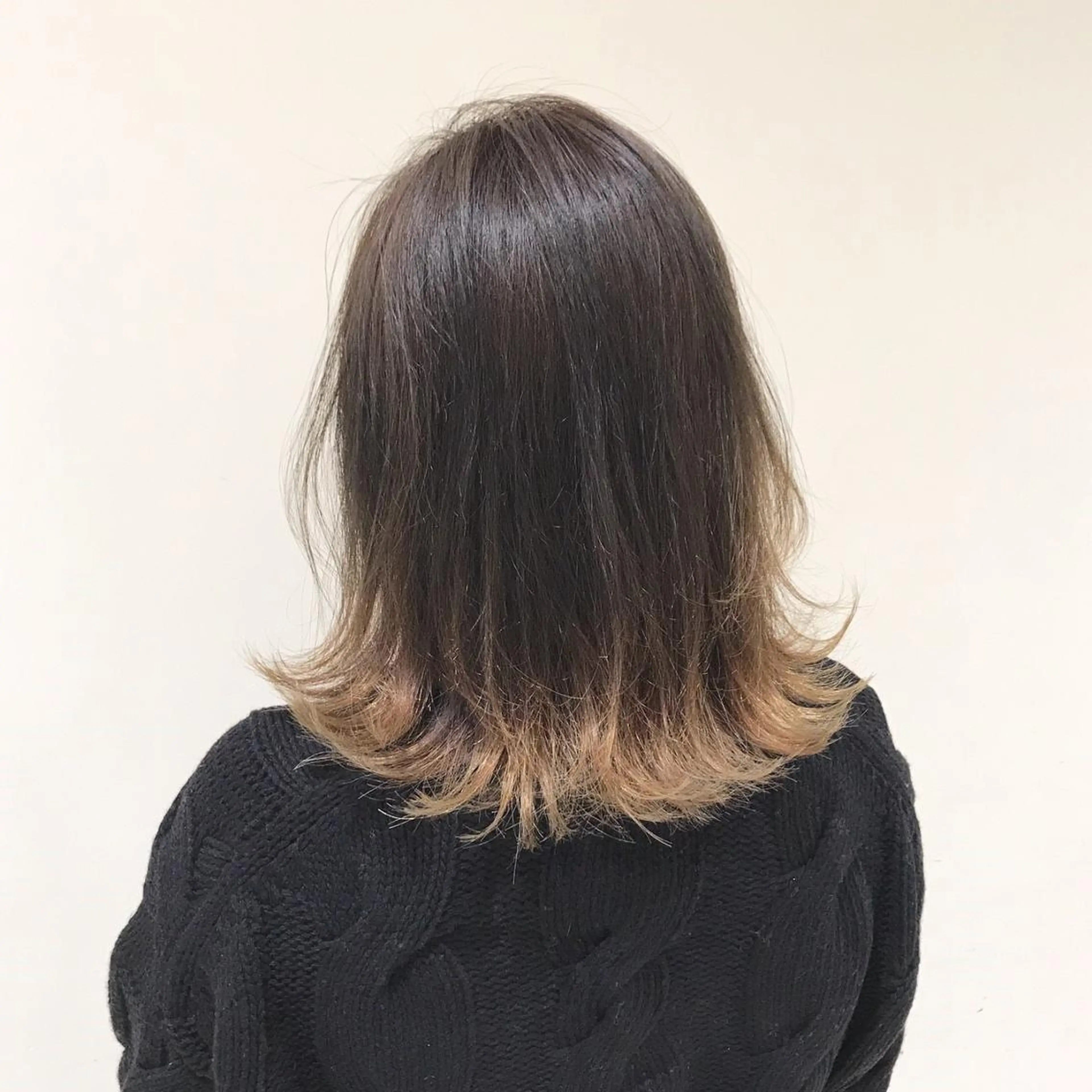 セミロング カラー グラデーションカラー TAKA 髪質改善のヘアスタイル