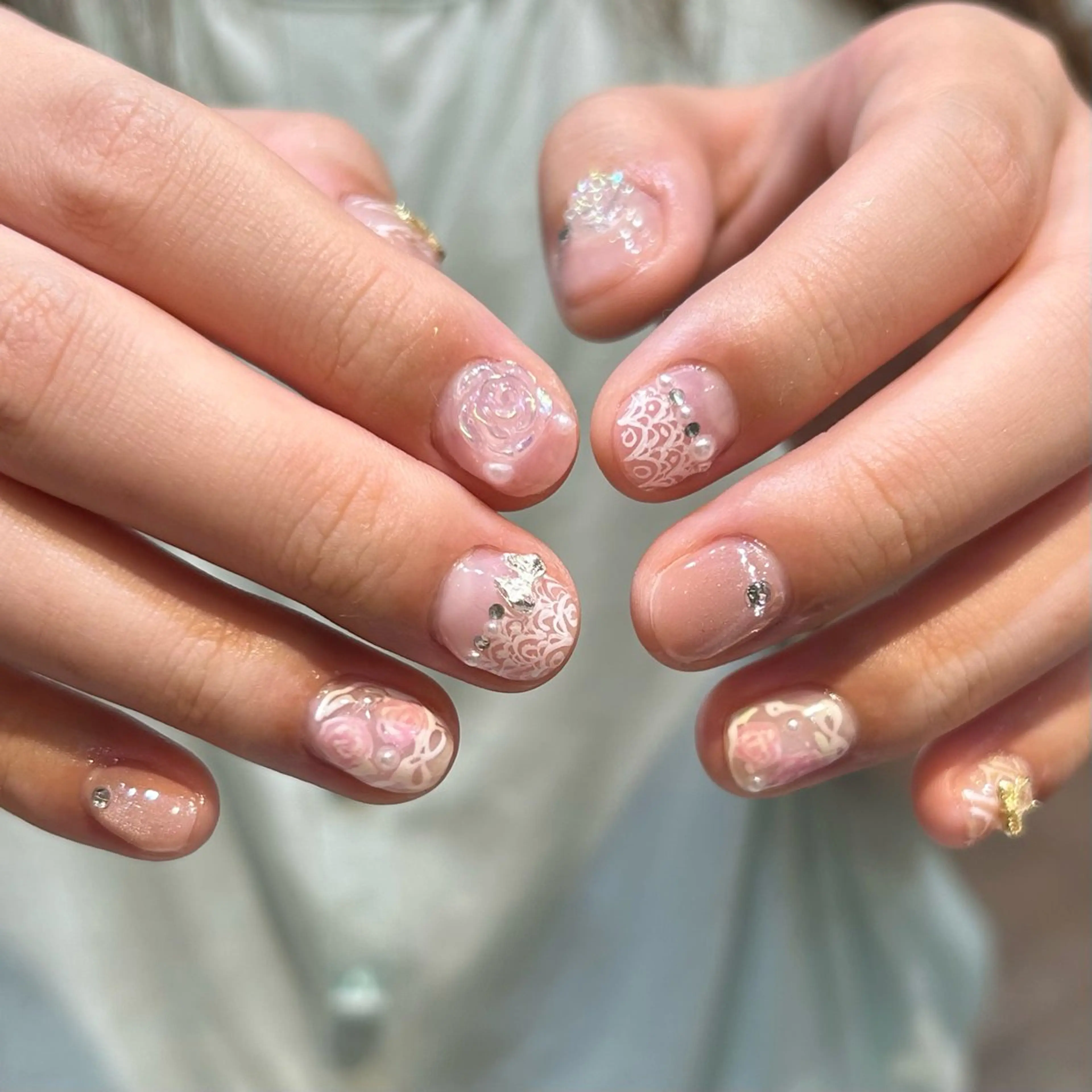 ネイル ハンドネイル 顔まわり♡レイヤー COCORO 🎀のネイルデザイン