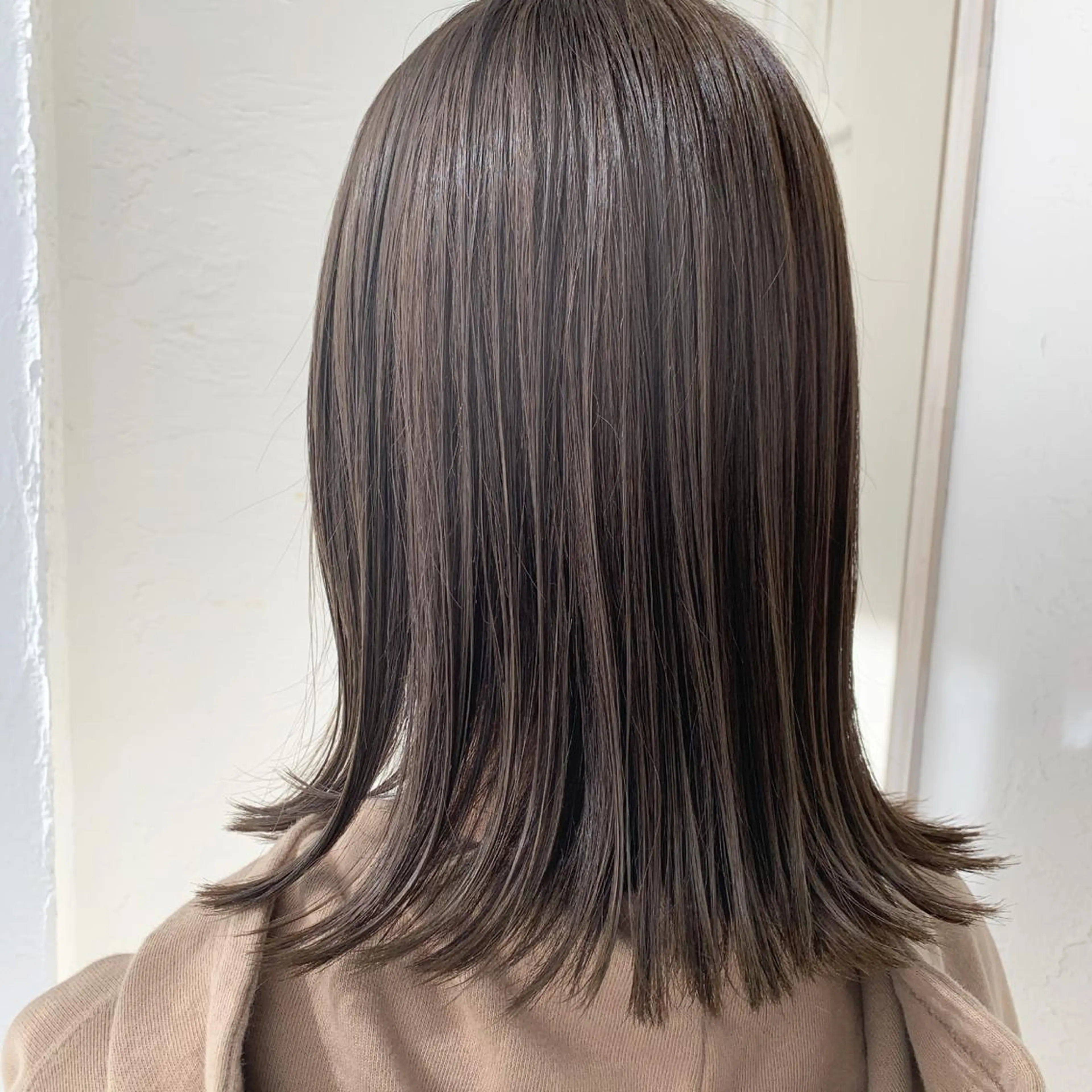 セミロング カラー カット ヘアカラー タナカ マナミのヘアスタイル