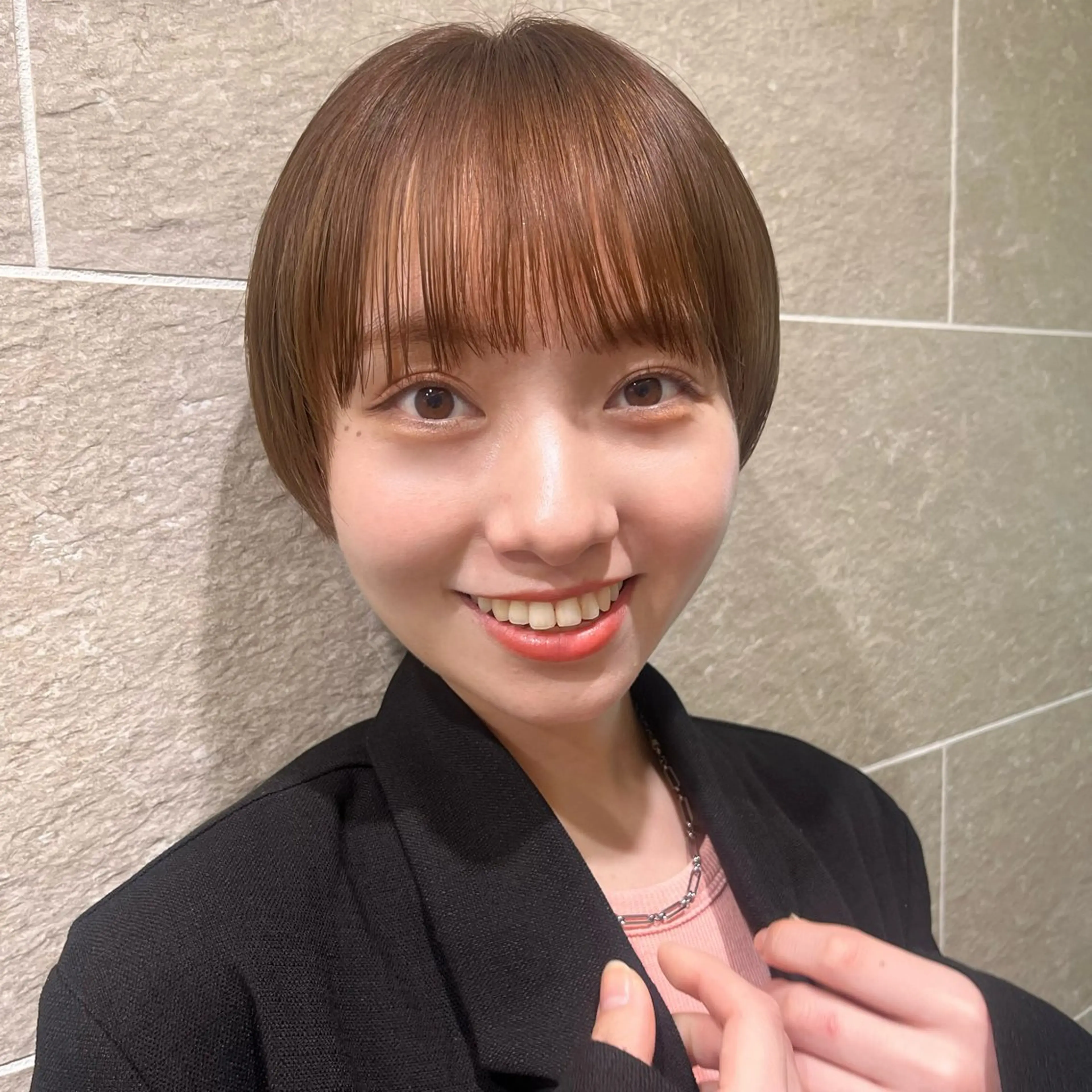 ショート ナリタ ミユウのヘアスタイル