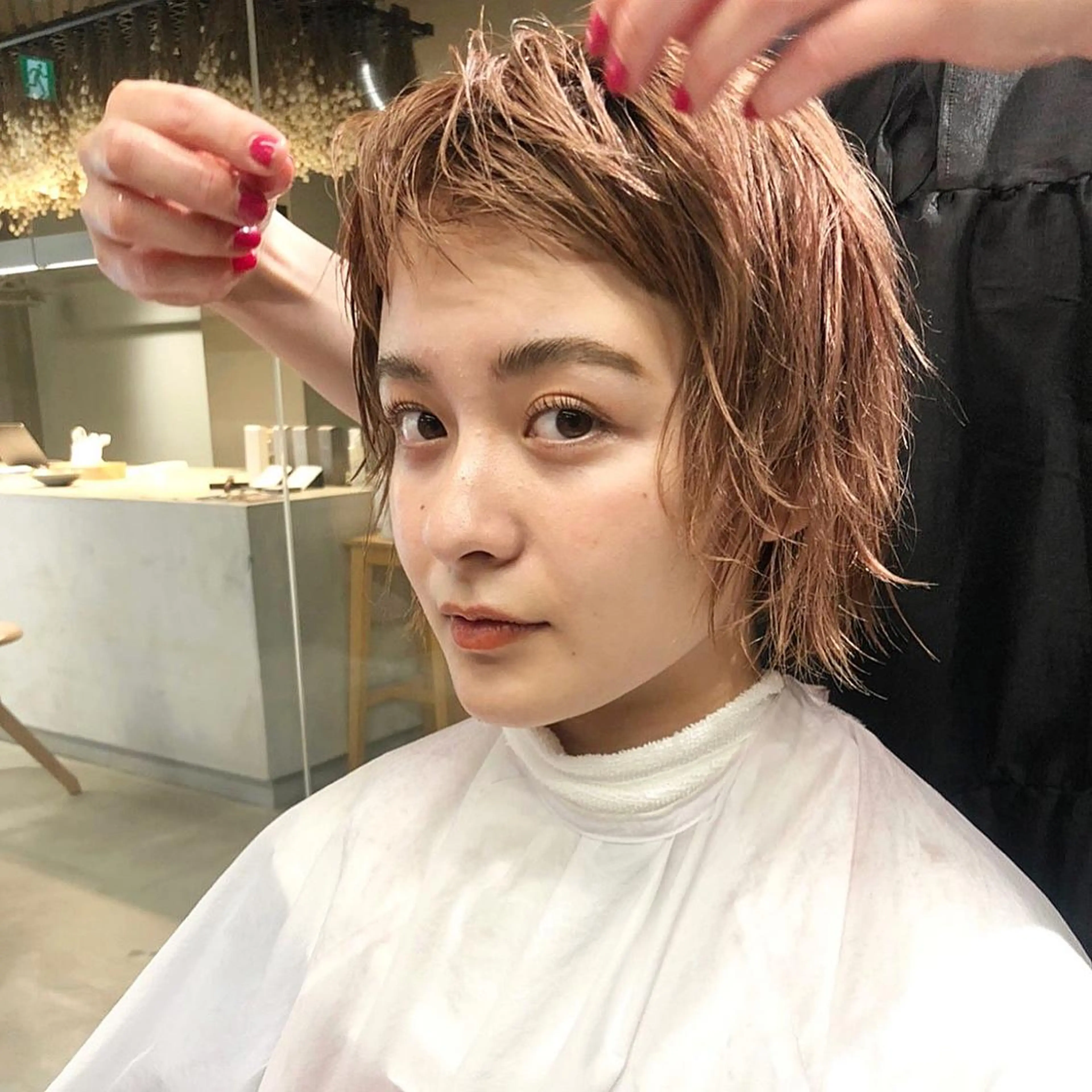 ミディアム カラー パーマ ヘアアレンジ メンズ キッズ ネイル マツエク・マツパ カット ヘアカラー トリートメント tatsumi/ボブ ウルフ/レイヤーのヘアスタイル