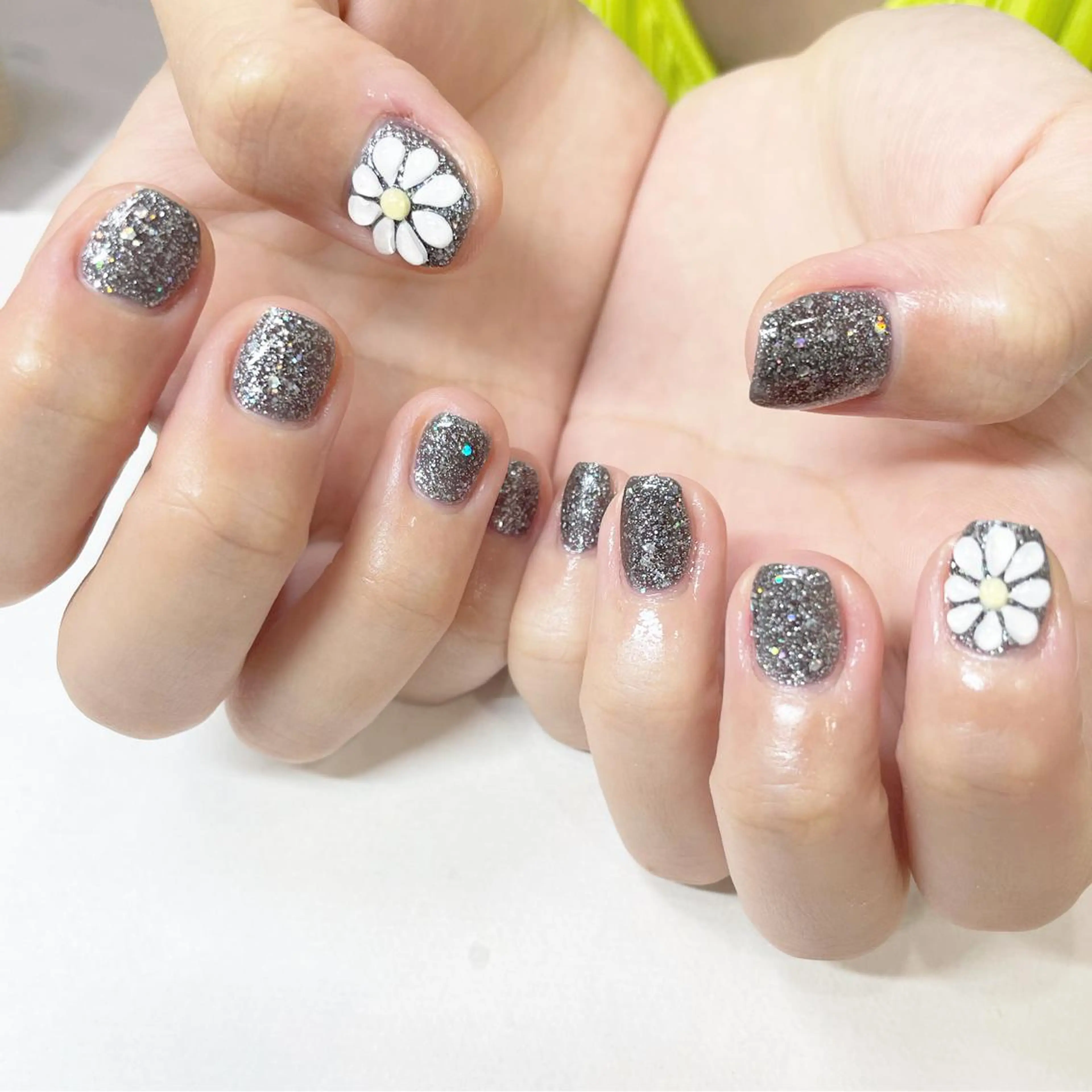 ネイル ハンドネイル フットネイル Minaminail やり放題ネイル🍓のネイルデザイン