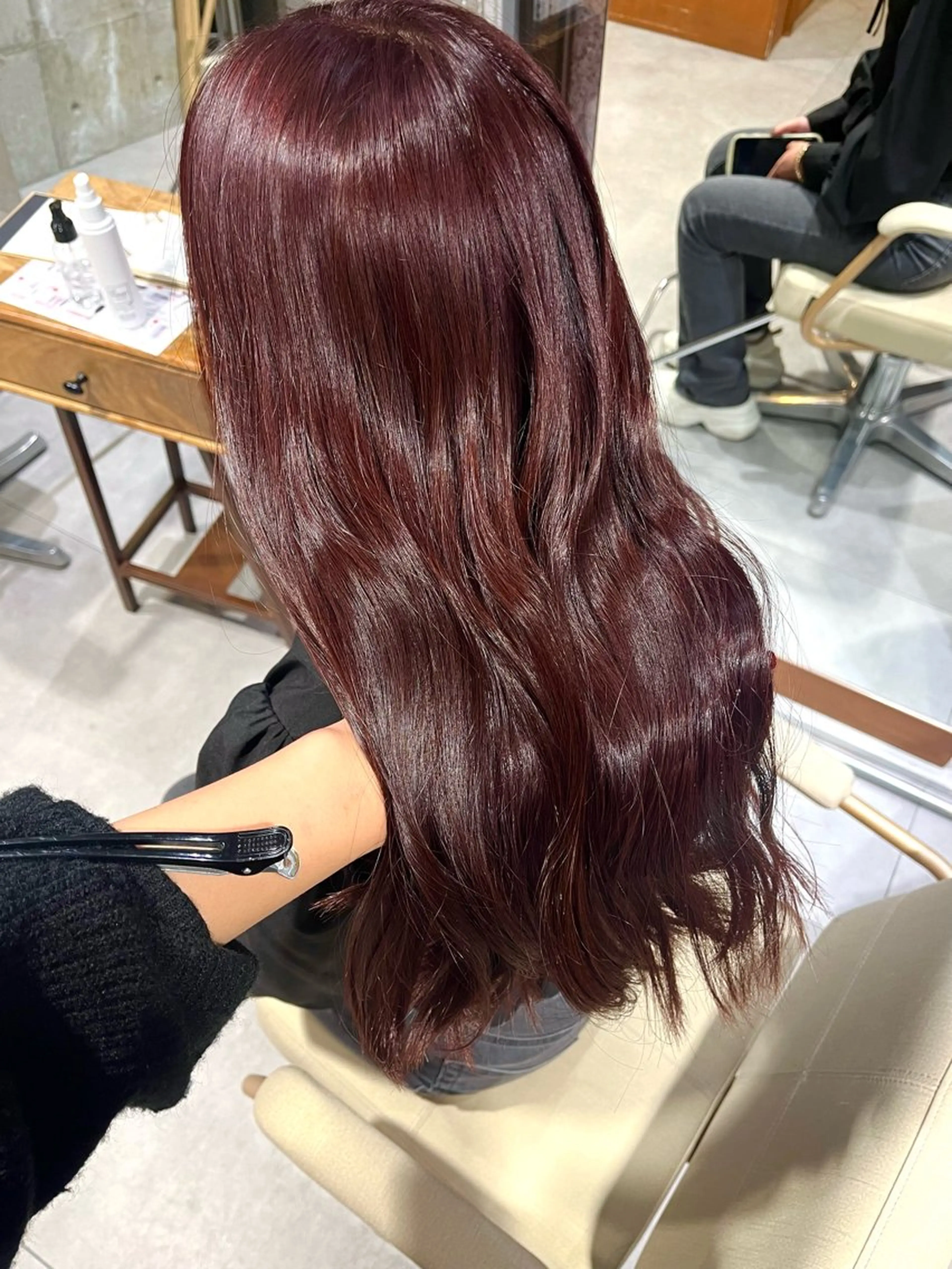 ロング カラー ブリーチ ブリーチなしカラー ピンクカラー レッドカラー かわにし ひなた🐰のヘアスタイル
