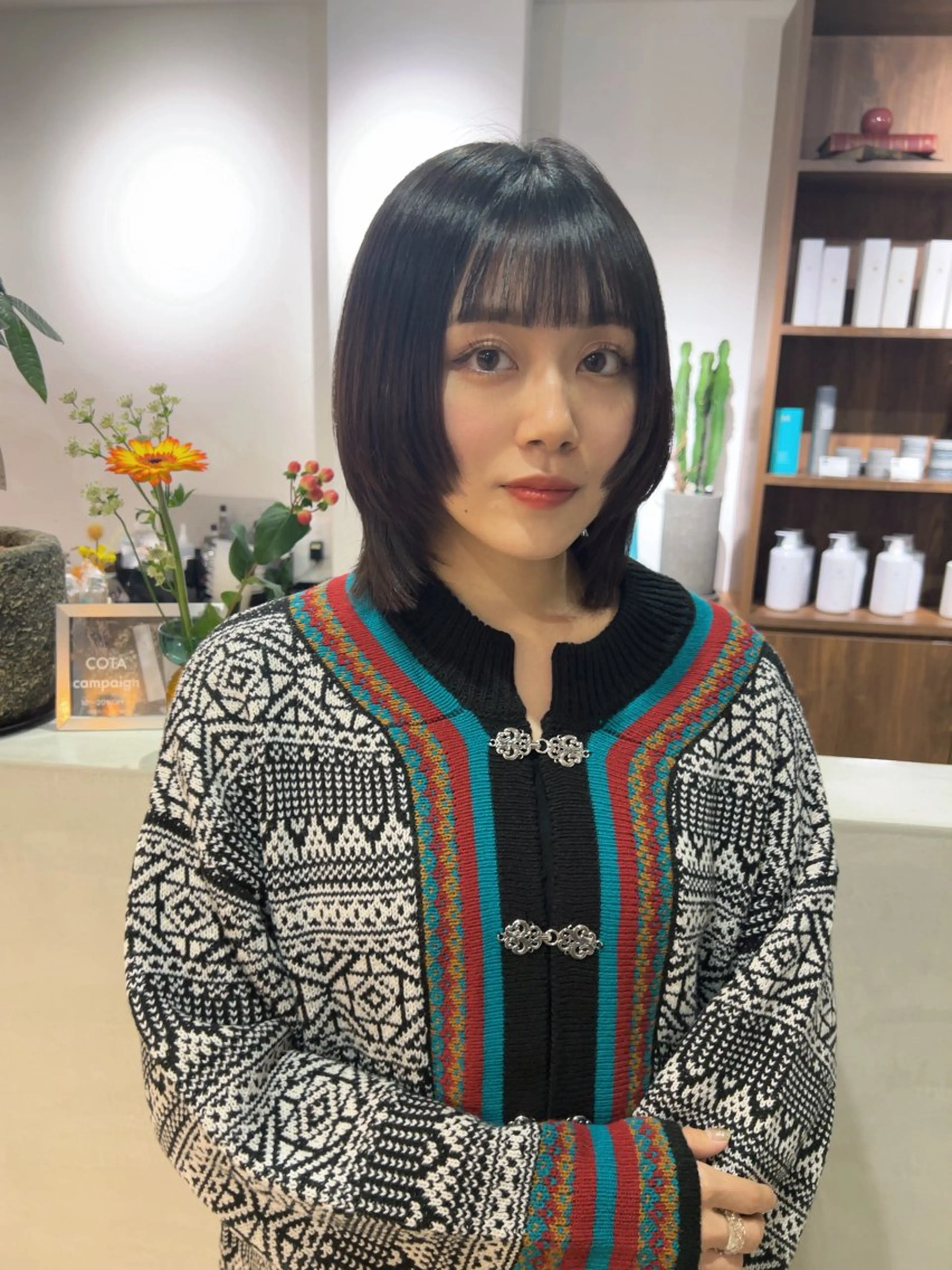 ミディアム カット (h)wim ウィムのヘアスタイル