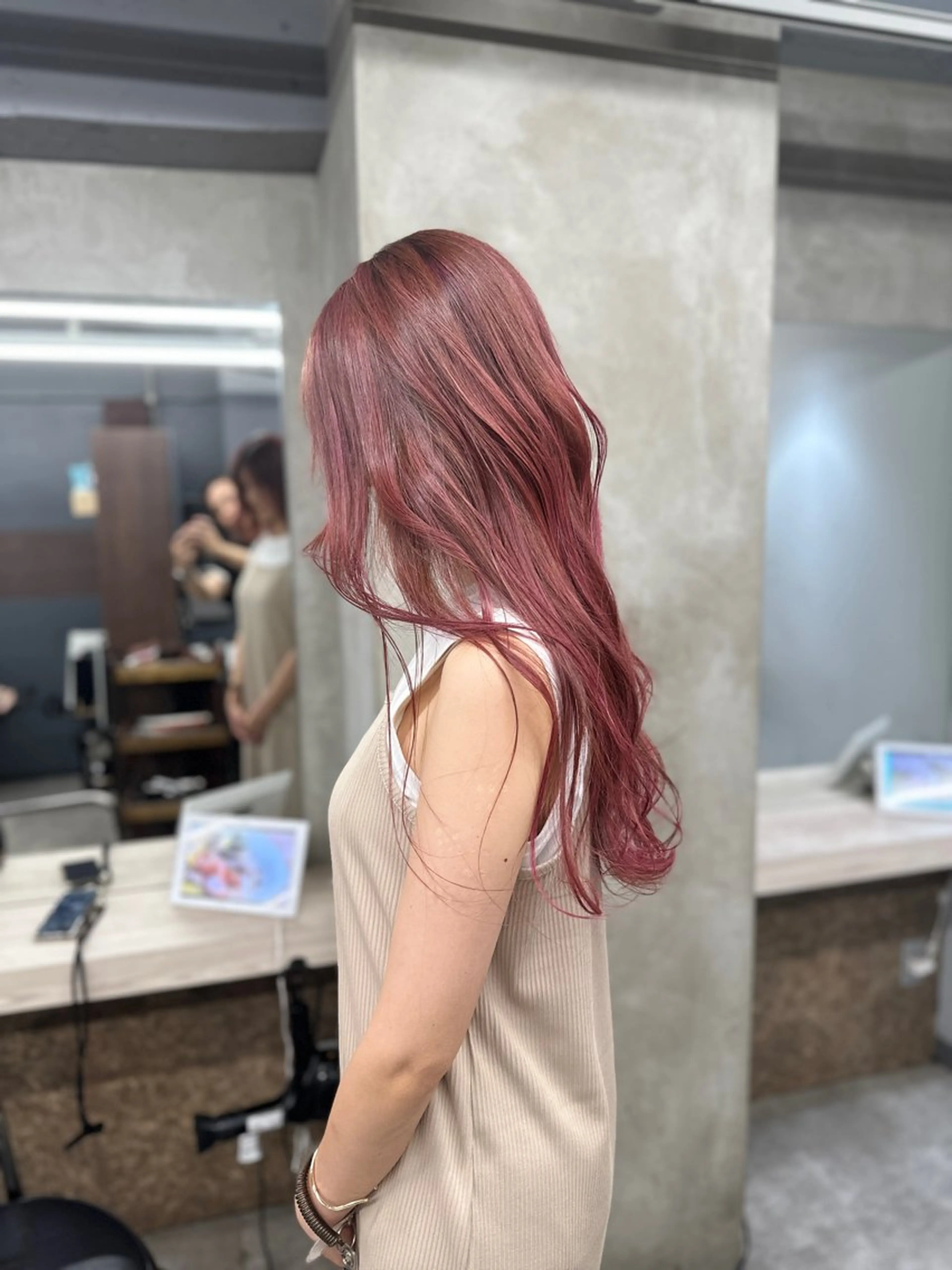 ロング カラー アディクシーカラー バレイヤージュ ブリーチ デザインカラー ダブルカラー カット ヘアカラー トリートメント レイヤーカット nude ヘア大和のヘアスタイル