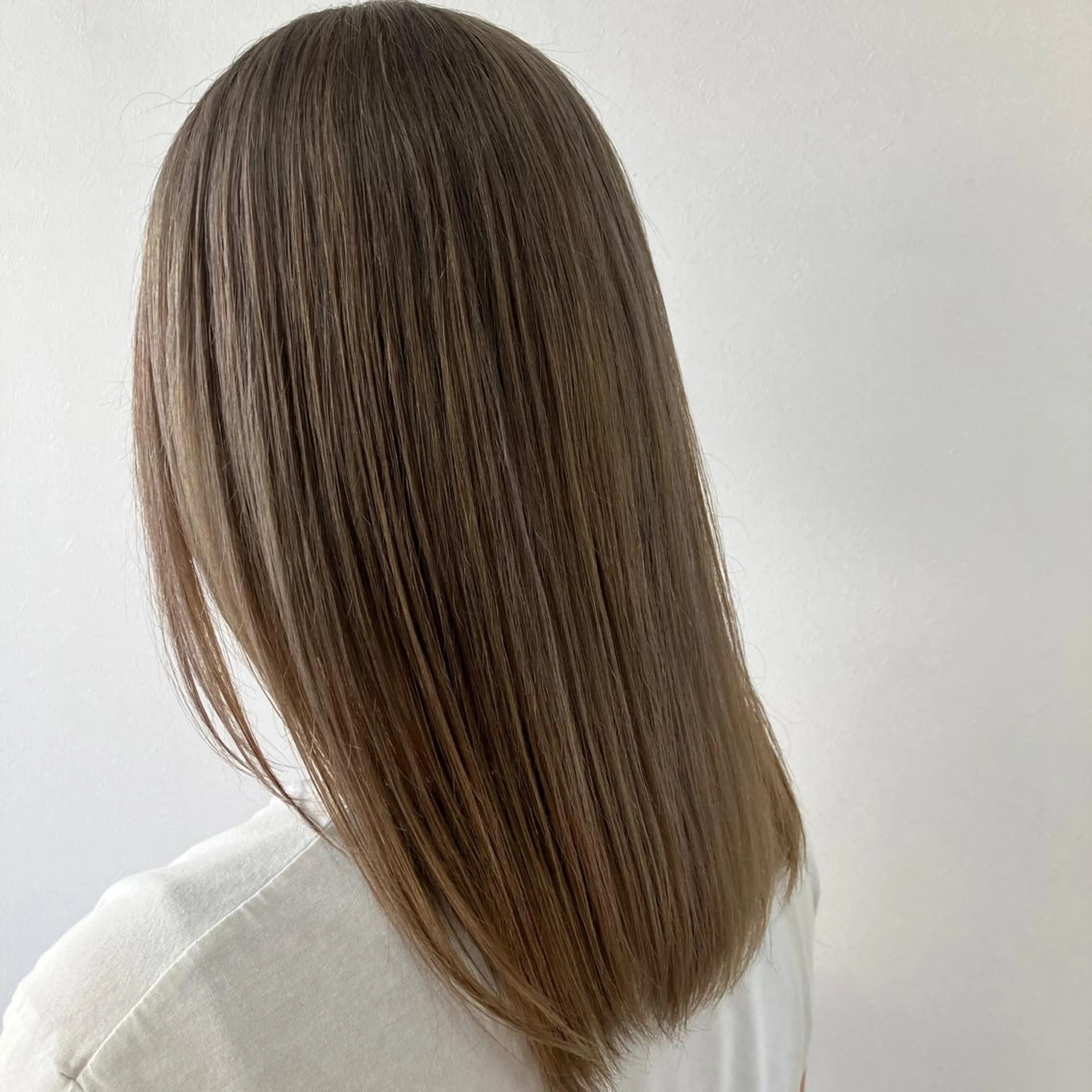 セミロング カラー ヘアカラー トリートメント 小島 健太郎のヘアスタイル