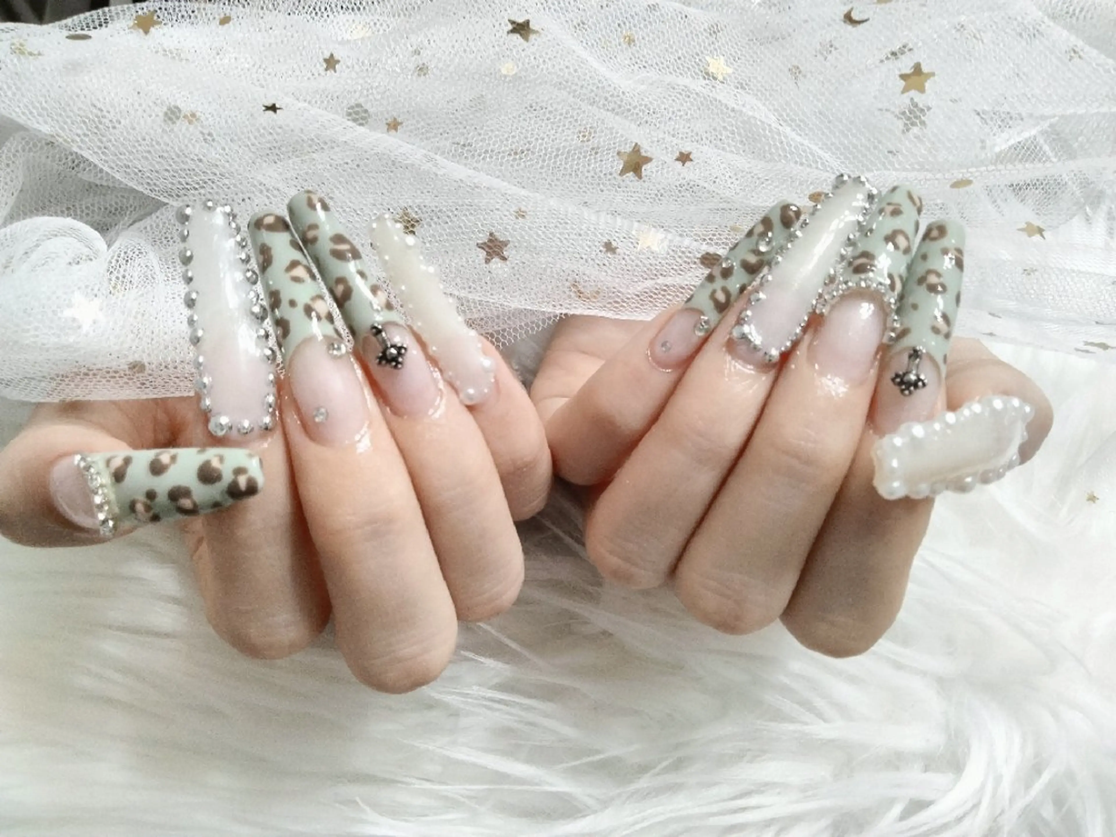 ネイル アニマル柄 フレンチネイル ジェルネイル ロングネイル パラジェル ハンドネイル Beaubie  nailサロンのネイルデザイン