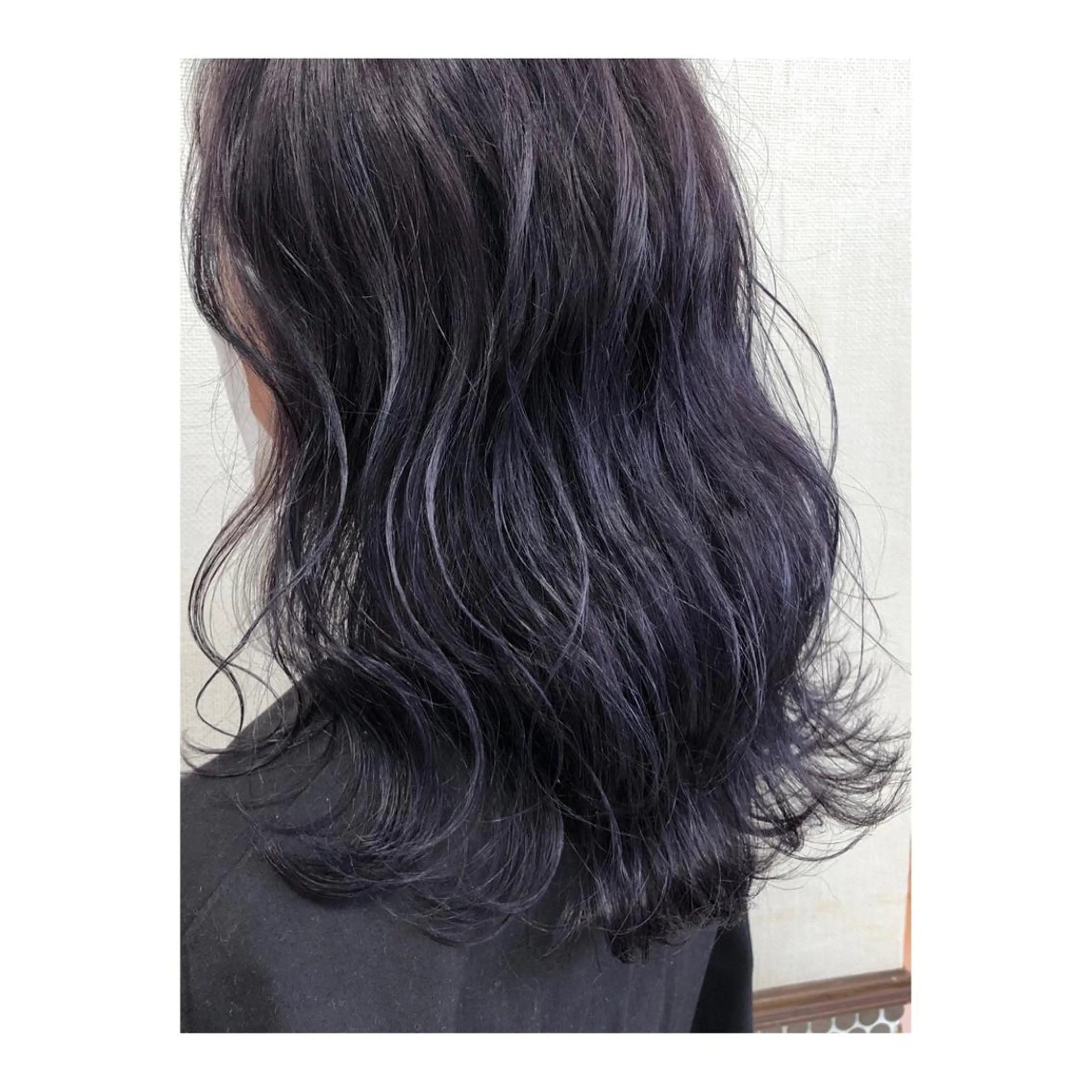 ミディアム カラー メンズ メンズブリーチ ブリーチ ケアブリーチ パープルカラー 白髪ぼかし脱白髪染め 大塚綾のヘアスタイル