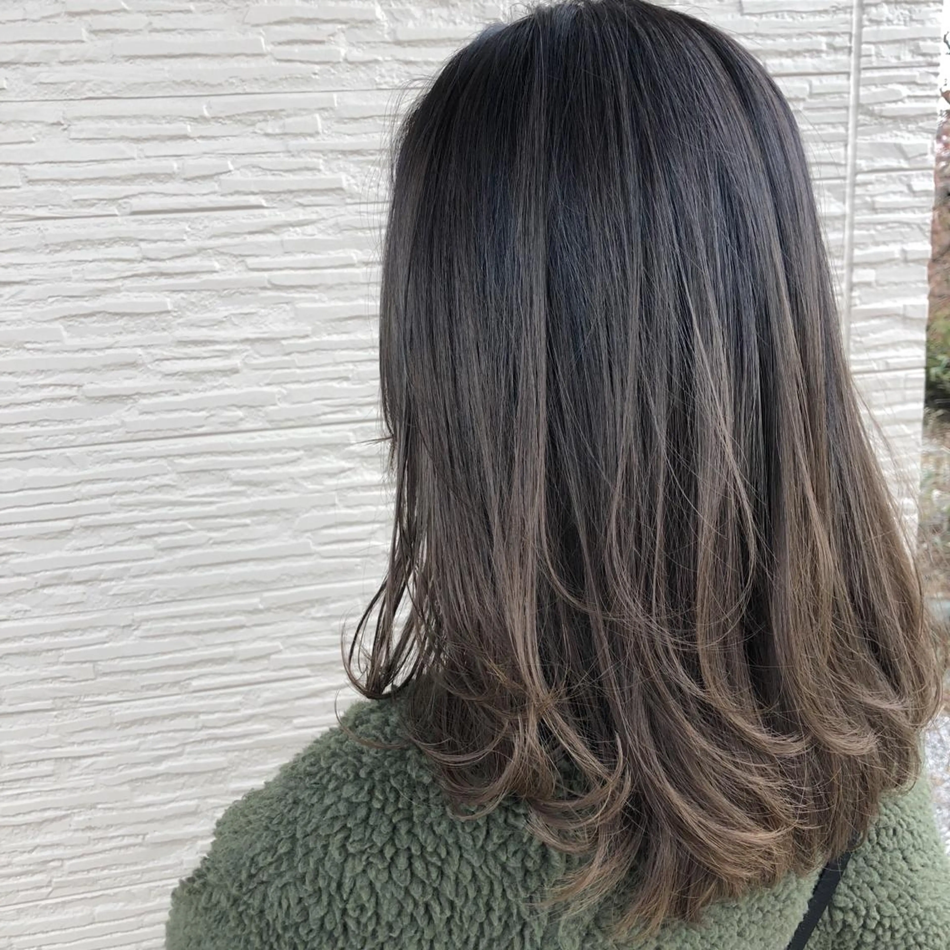 ミディアム カラー 4-rest garden （フォーレストガーデン）所属・金井 直樹のヘアスタイル