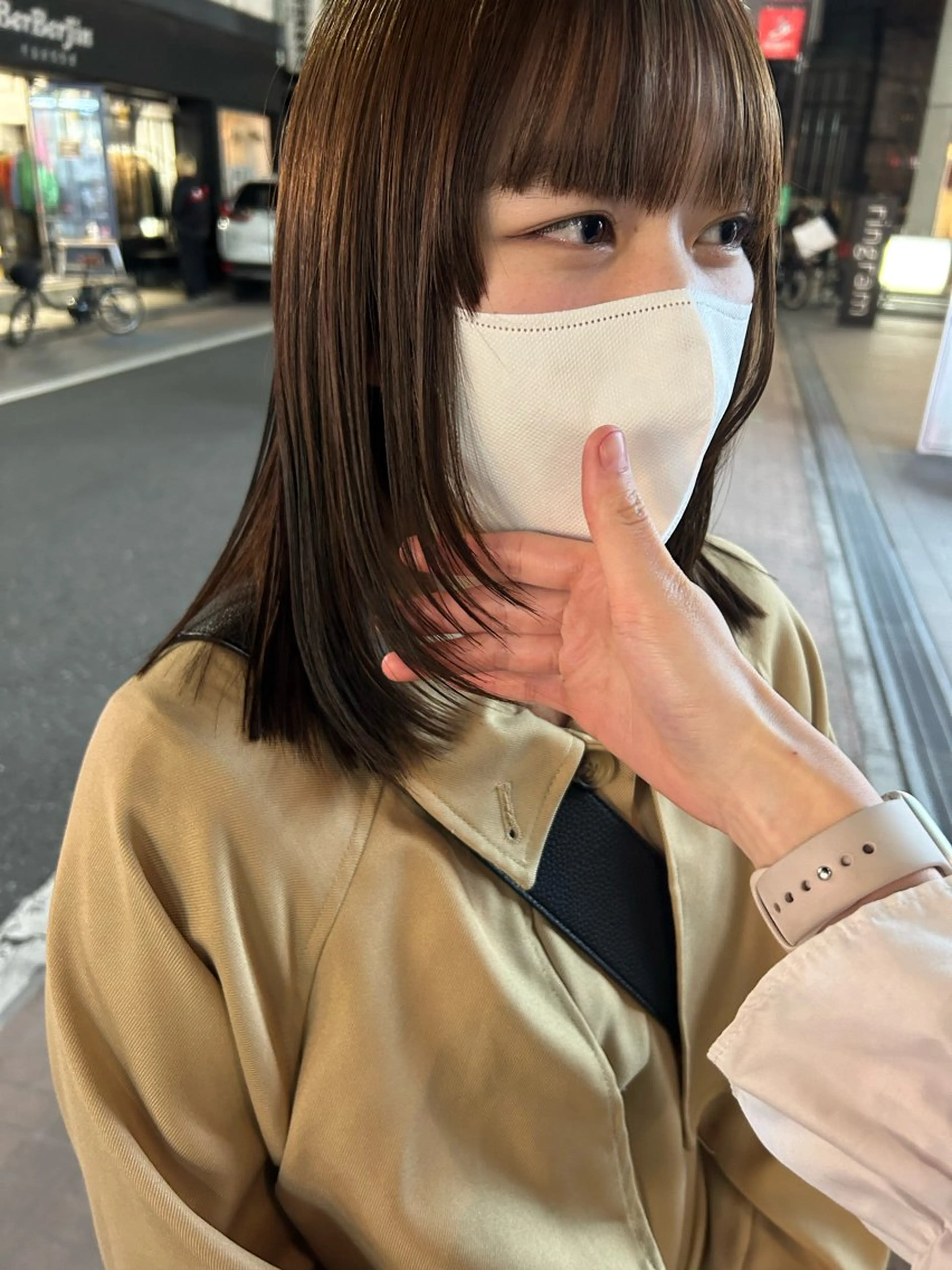 ミディアム レイヤーカット 縮毛•ハイトーン Runaのヘアスタイル