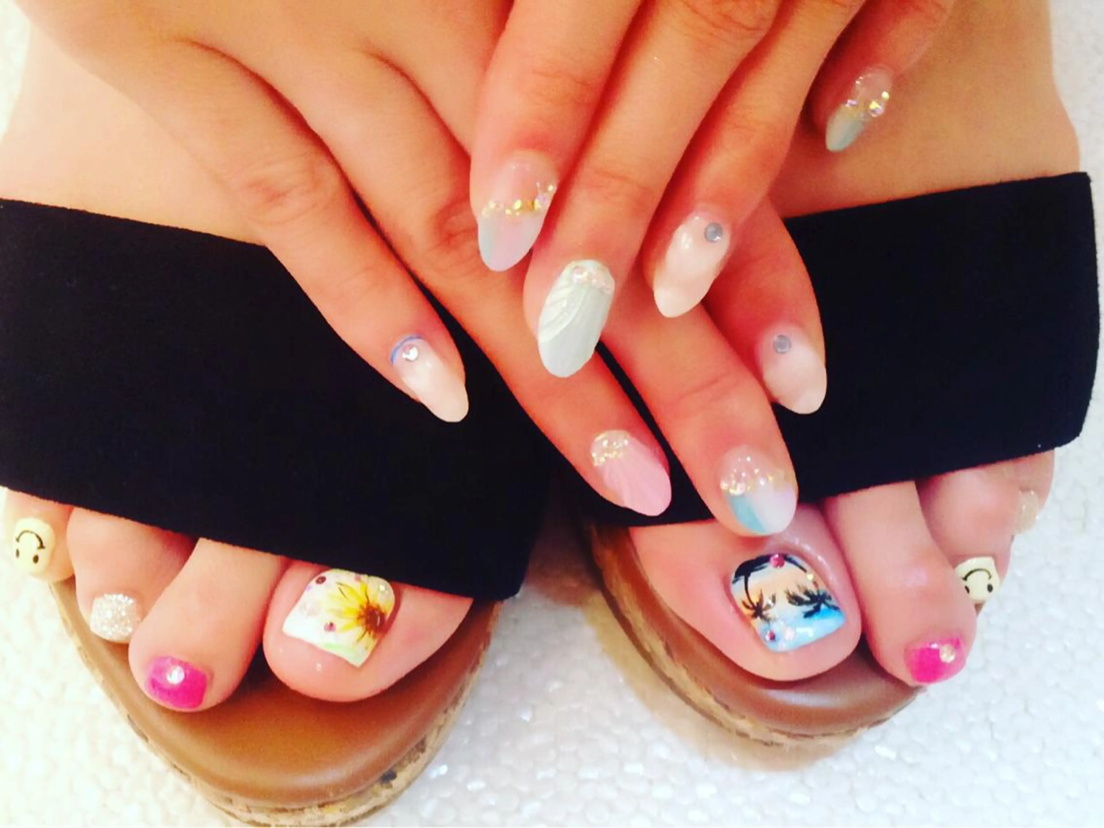 ショート カラー パーマ ヘアアレンジ メンズ キッズ ネイル マツエク・マツパ 学生(メンズ向け) 付け放題 学生 アートネイル フットネイル NAILSGOGO shibuyaのネイルデザイン