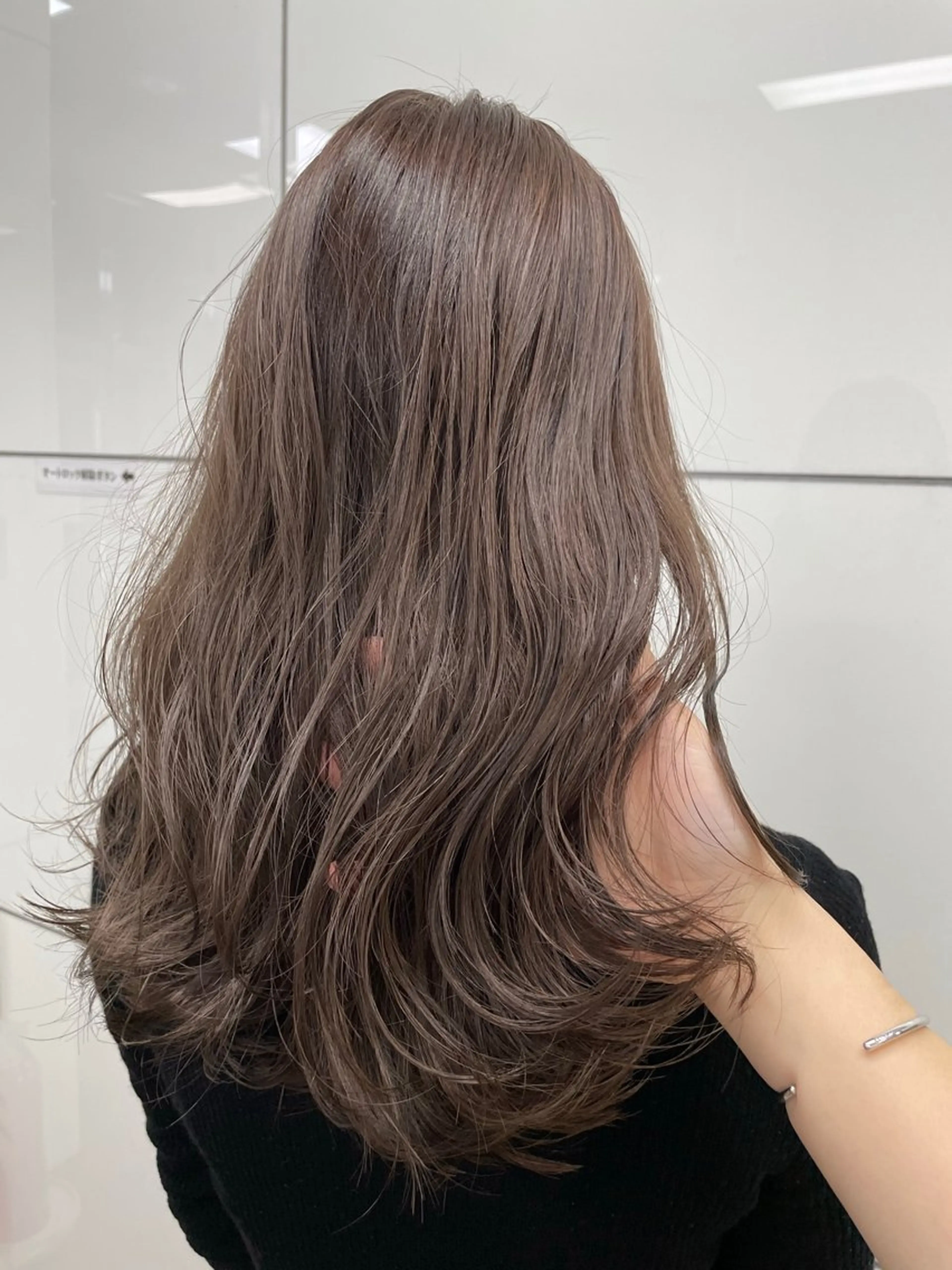 セミロング 髪質改善カラー 🫧川井麻由のヘアスタイル