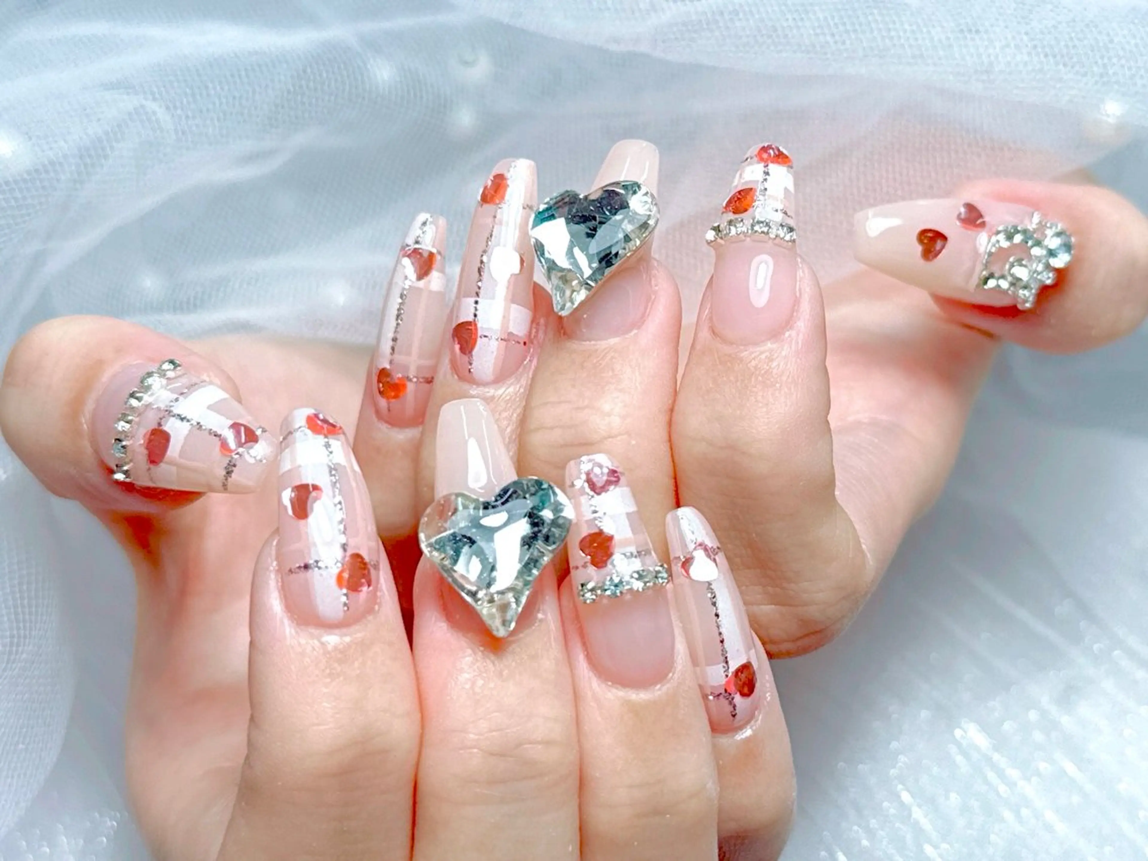 ネイル オーロラネイル チークネイル 長さ出し フットネイル フレンチネイル ハンドネイル ハンドケア NaNa nailのネイルデザイン