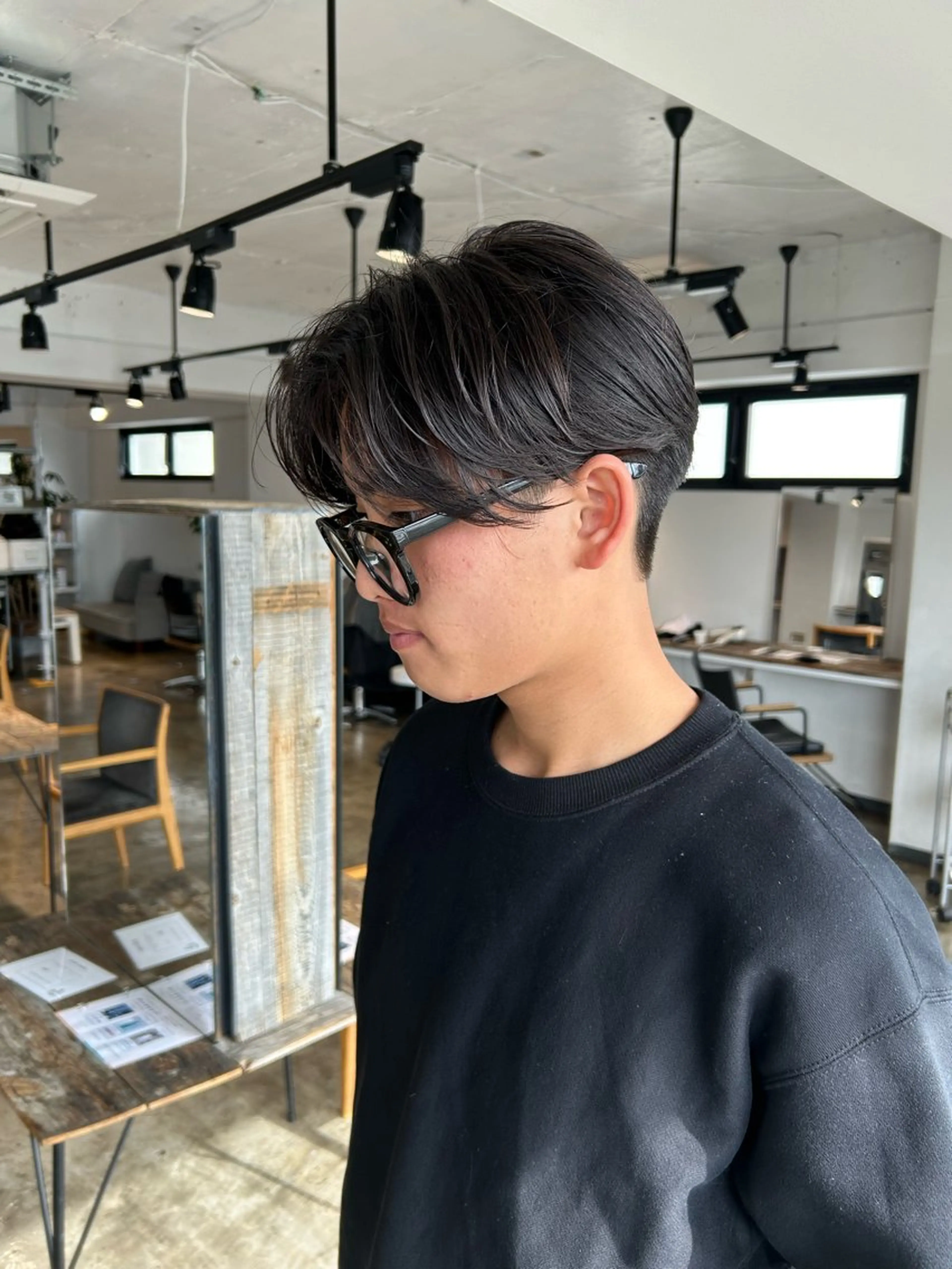 ショート メンズ フェザーパーマ癖毛 曲がる縮毛矯正森岡のヘアスタイル