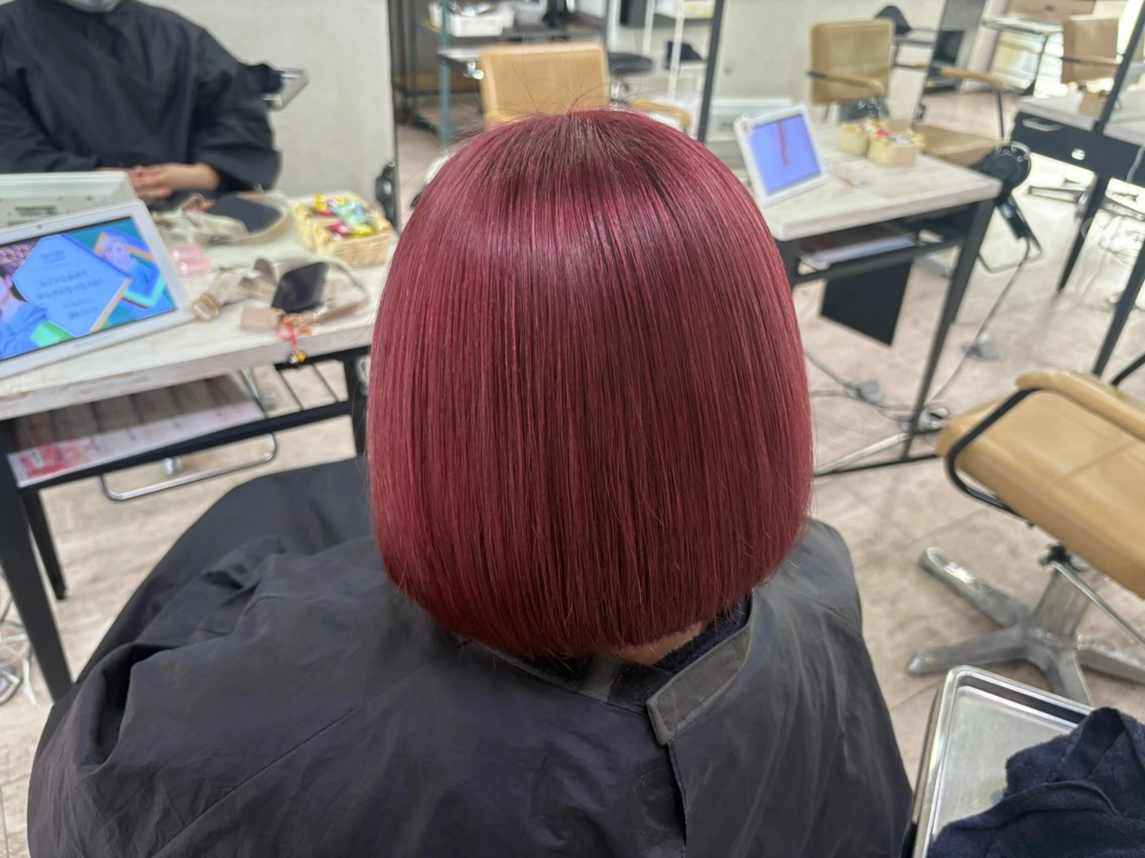ショート ヘアカラー トリートメント 🐱加賀 瑛里奈🦊のヘアスタイル