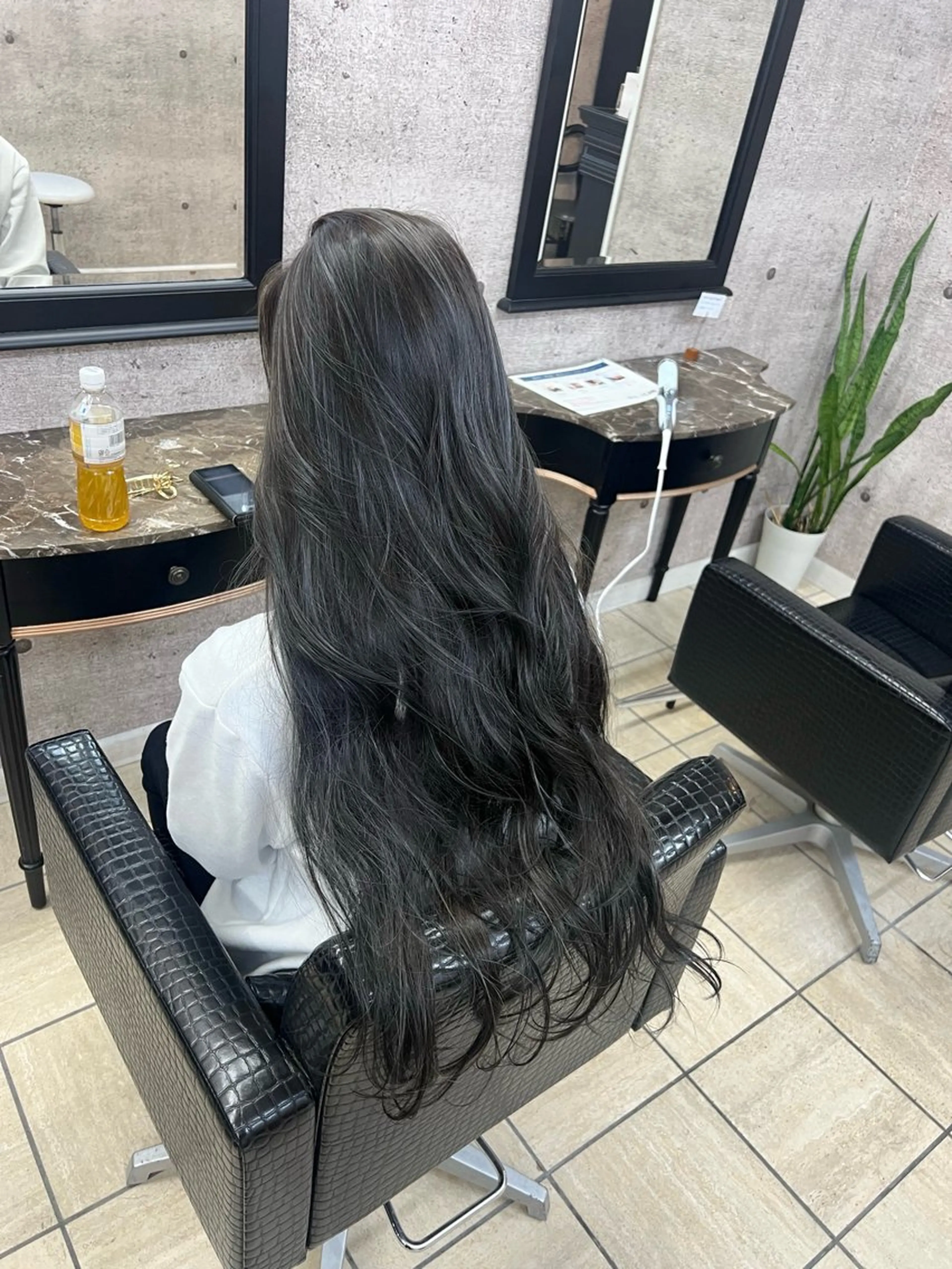ロング ハイライト ヘアカラー トリートメント MAYU / Raf.のヘアスタイル