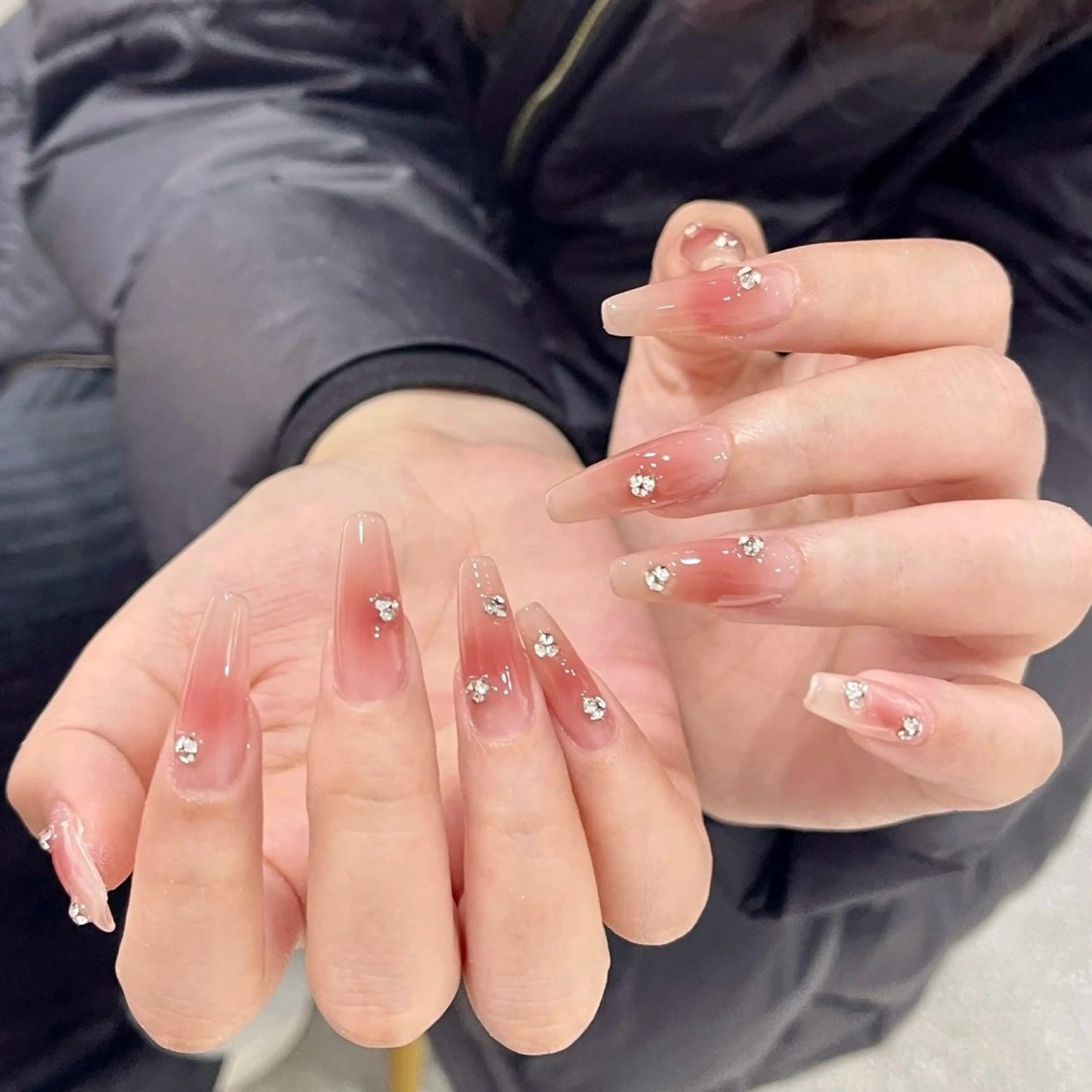 【チップスカルプチーク➕10本ストーン(オフなし)】の写真