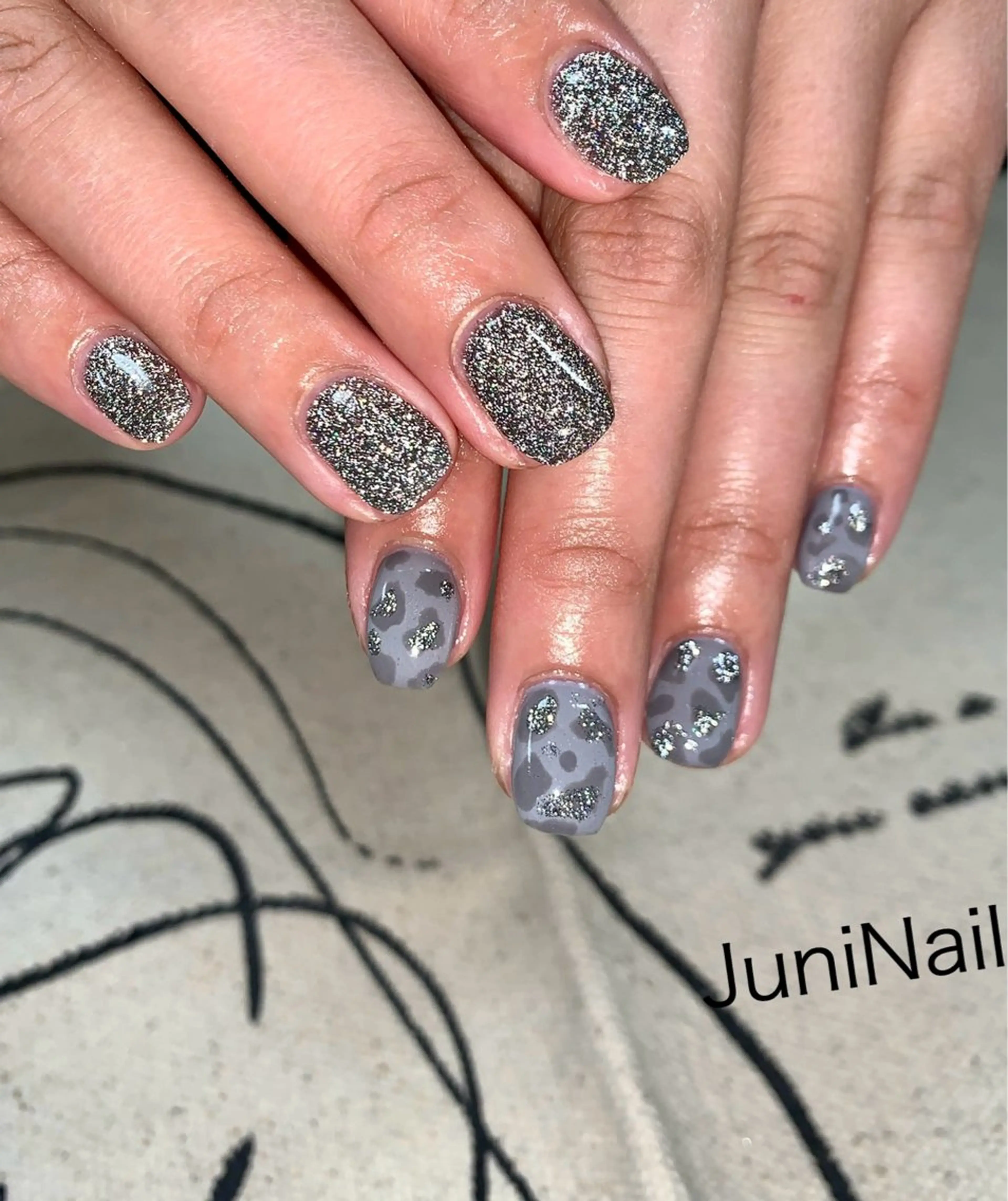 ネイル オーロラネイル フラッシュネイル 氷ネイル・うるうるネイル キラキラネイル 韓国ネイル ハンドネイル ハンドケア JuniNail 주니네일🇰🇷suのネイルデザイン
