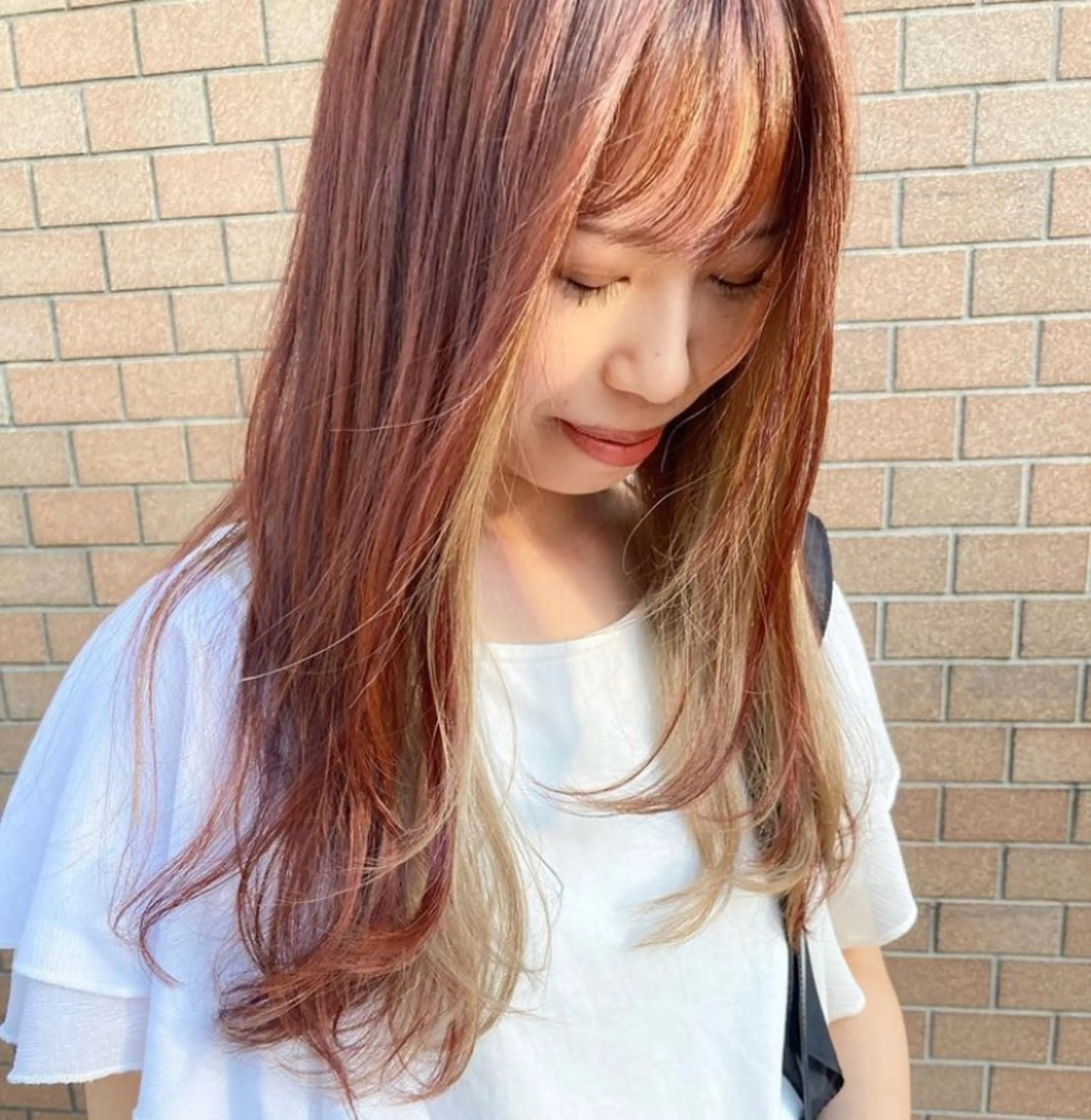 ロング カラー インナーカラー オレンジ レイヤーカット icie所属・大阪ヴィーガンサロン KANAKOのヘアスタイル