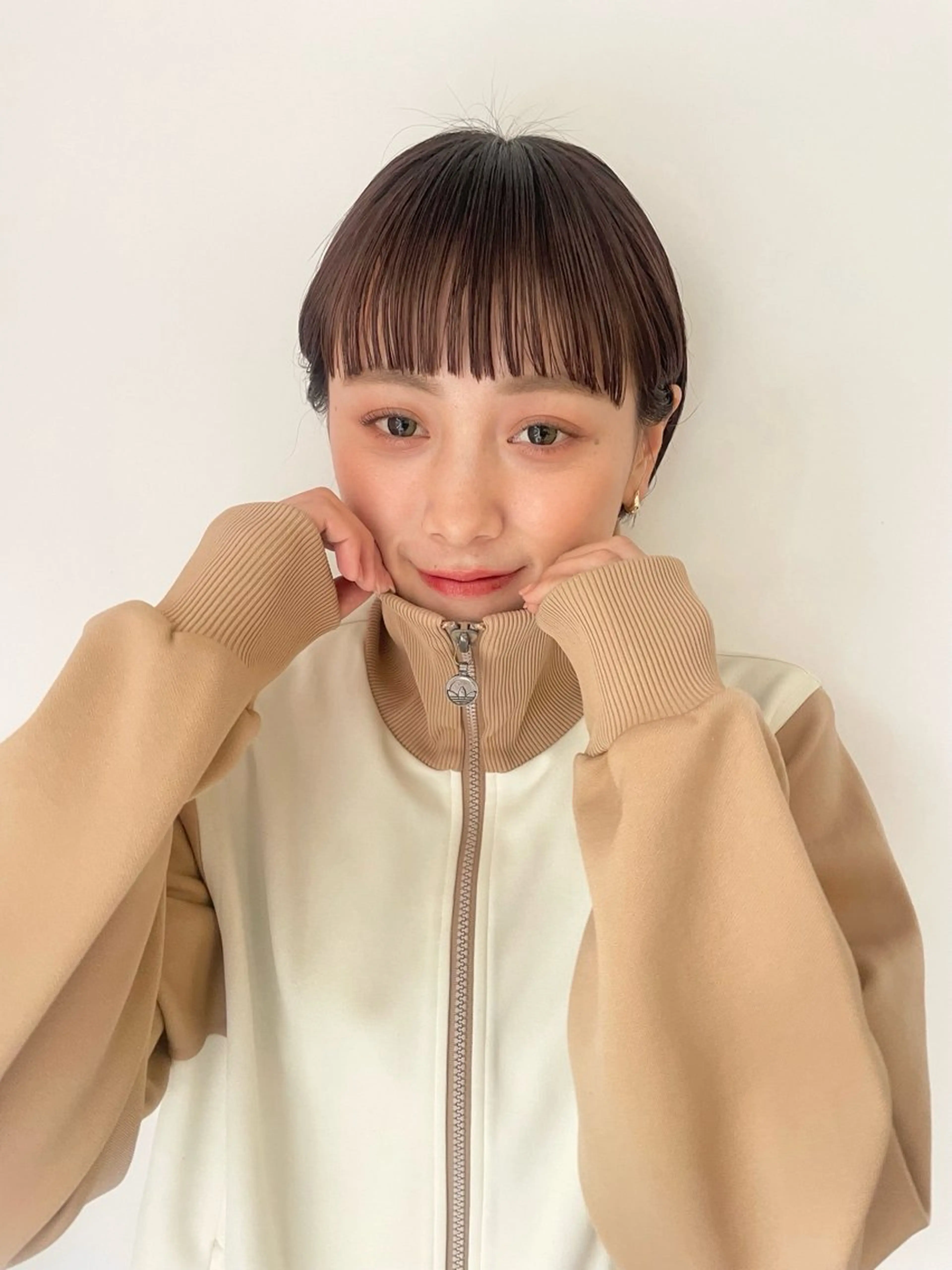 ショート 渡 汐音のヘアスタイル