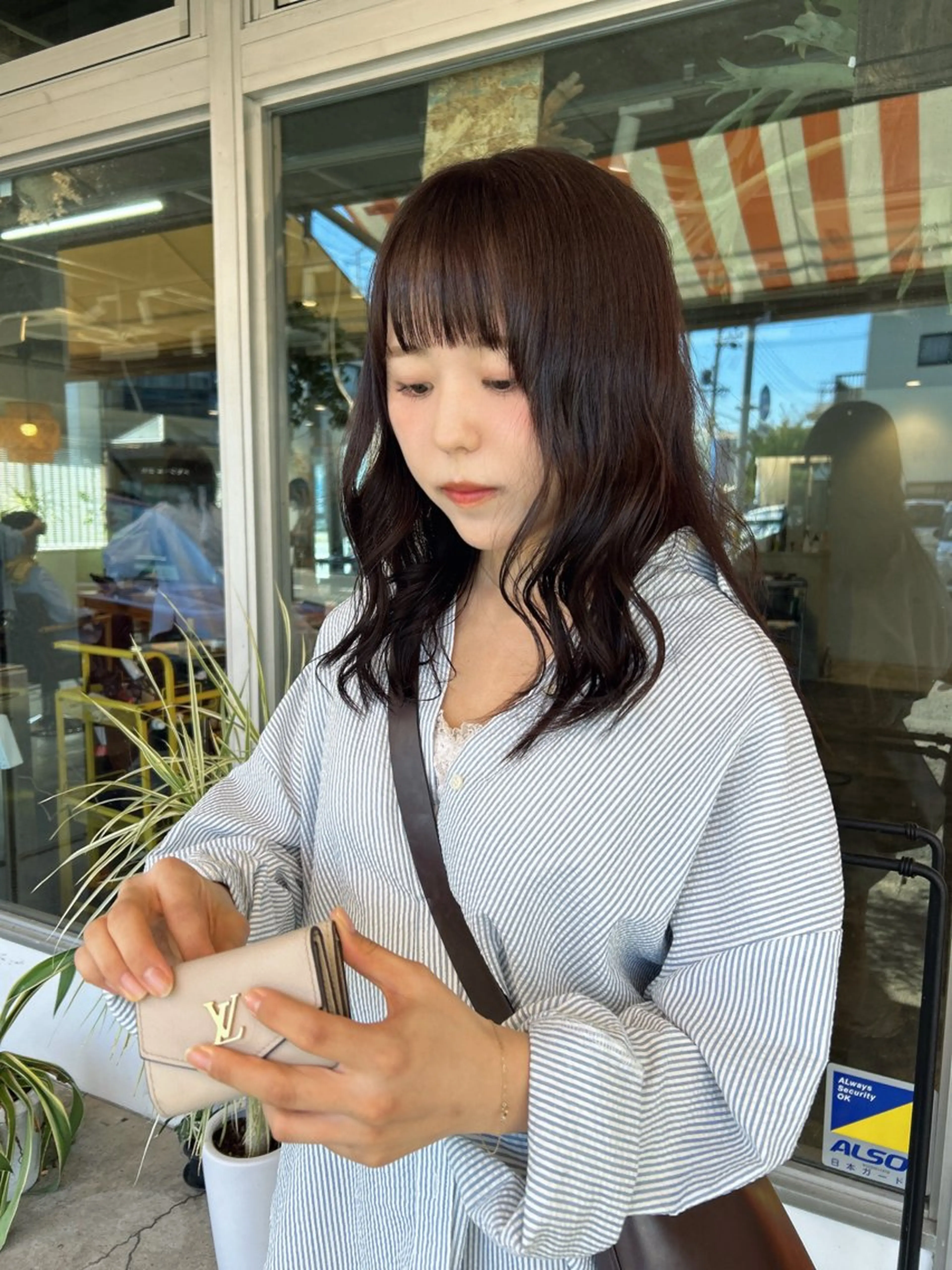 ミディアム パープルカラー ヘアカラー 透明感カラー 暖色shihoのヘアスタイル