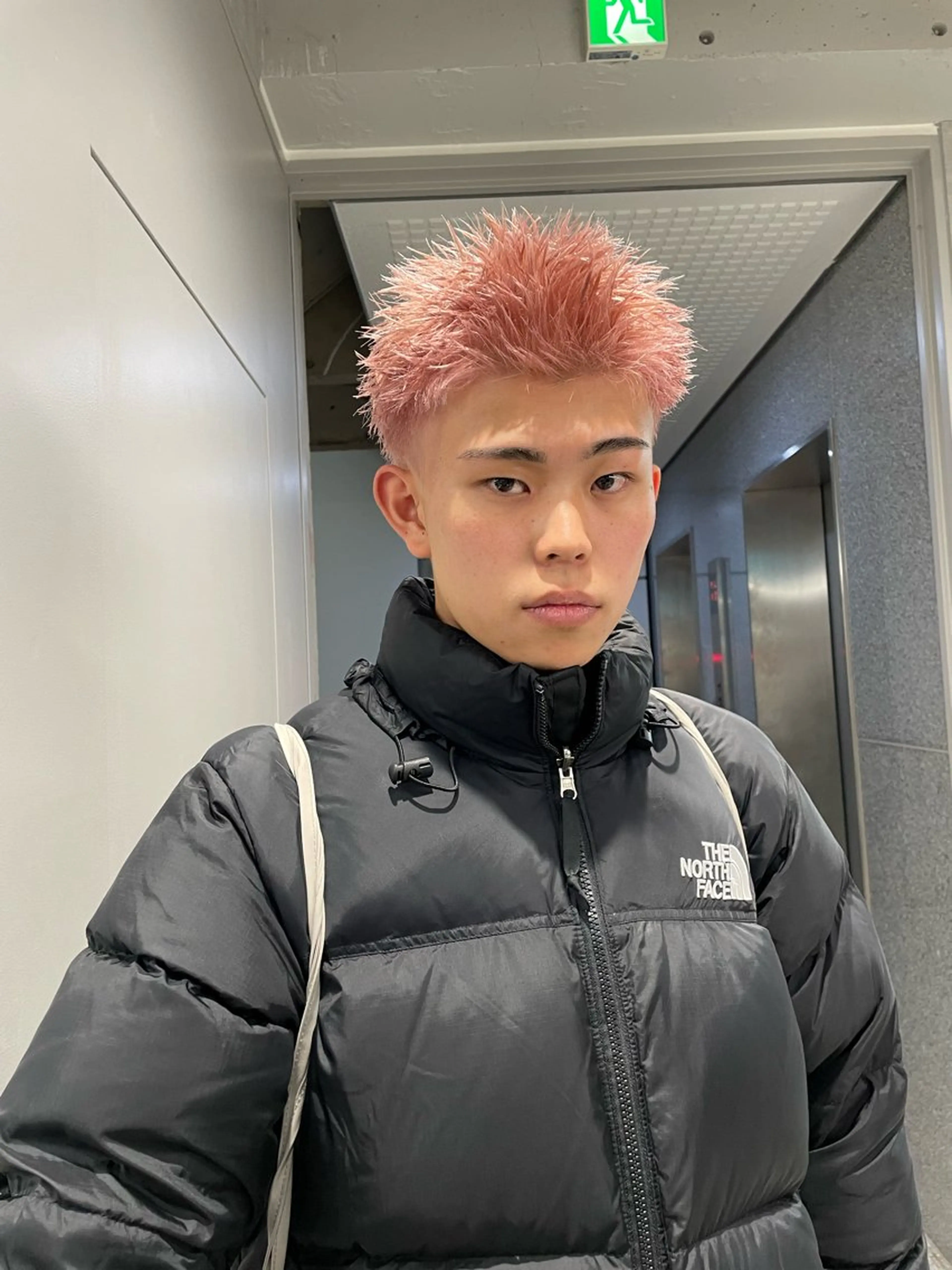 ショート カラー メンズ スパイキーショート ショートヘア カット ヘアカラー 垢抜けハイトーン☀／ 笑顔の美容師／しゅんのヘアスタイル