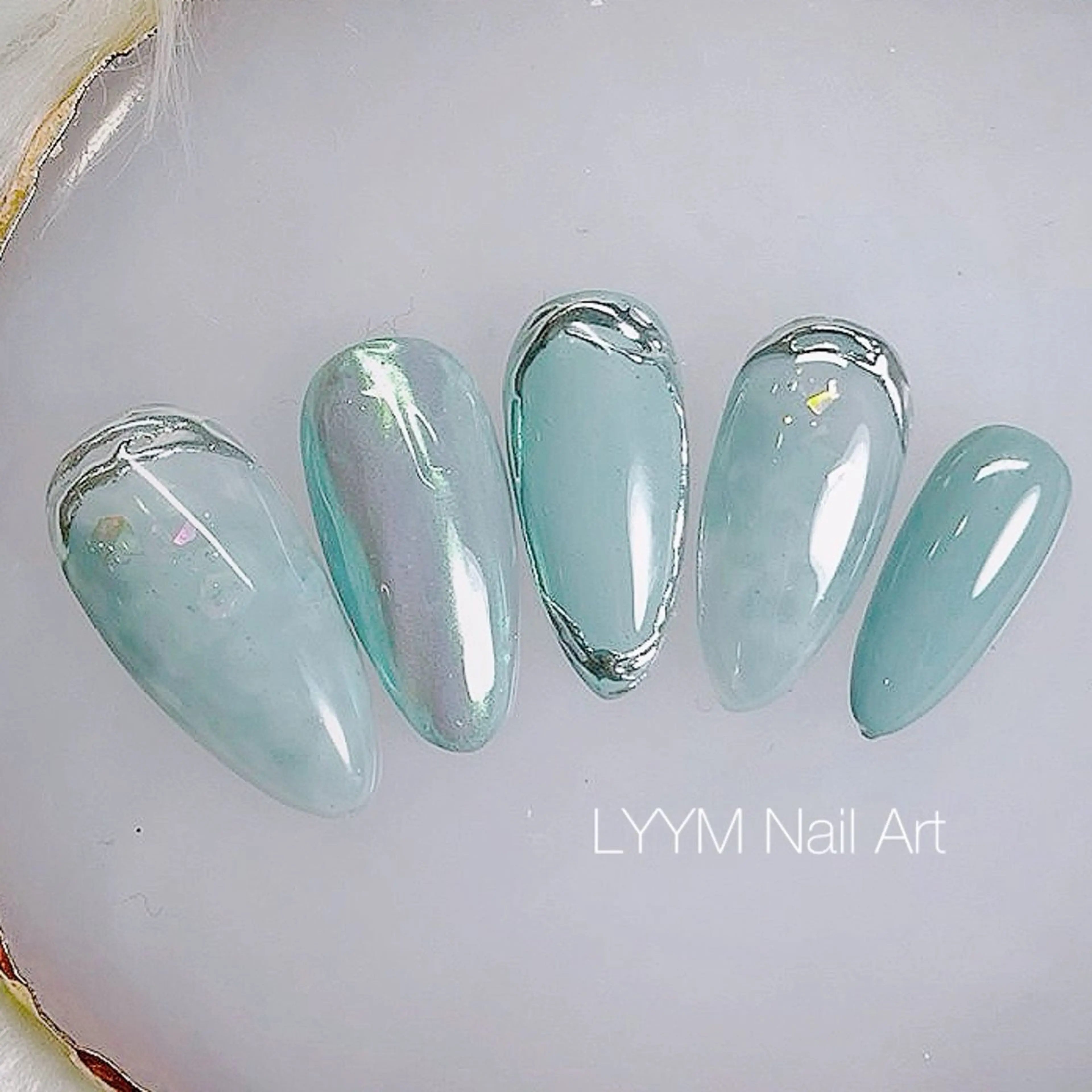 ネイル グリーン シンプルネイル ハンドネイル LYYM Nail Salonのネイルデザイン