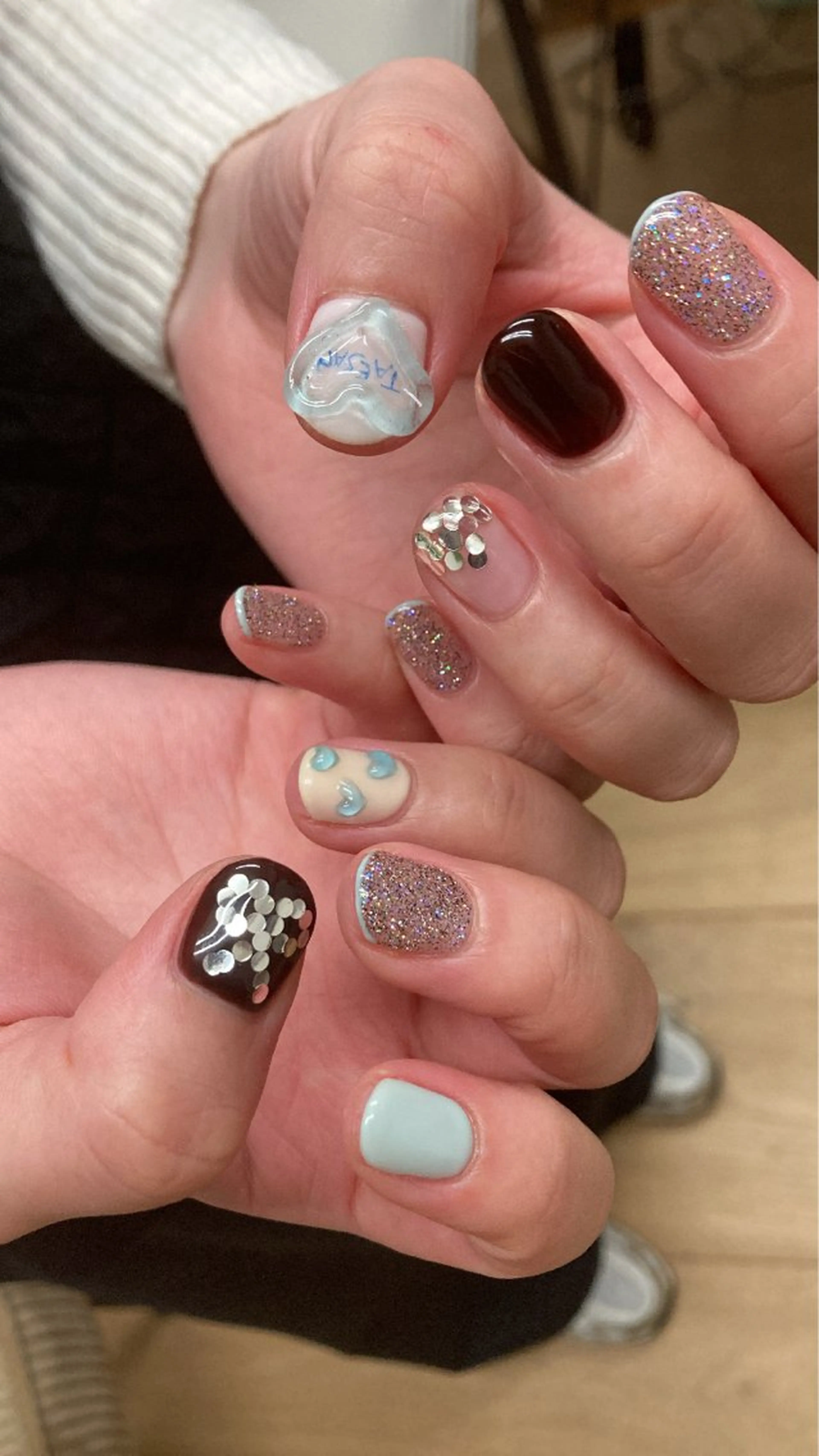 ネイル nailsalon hue所属・小山 羽奈のネイルデザイン