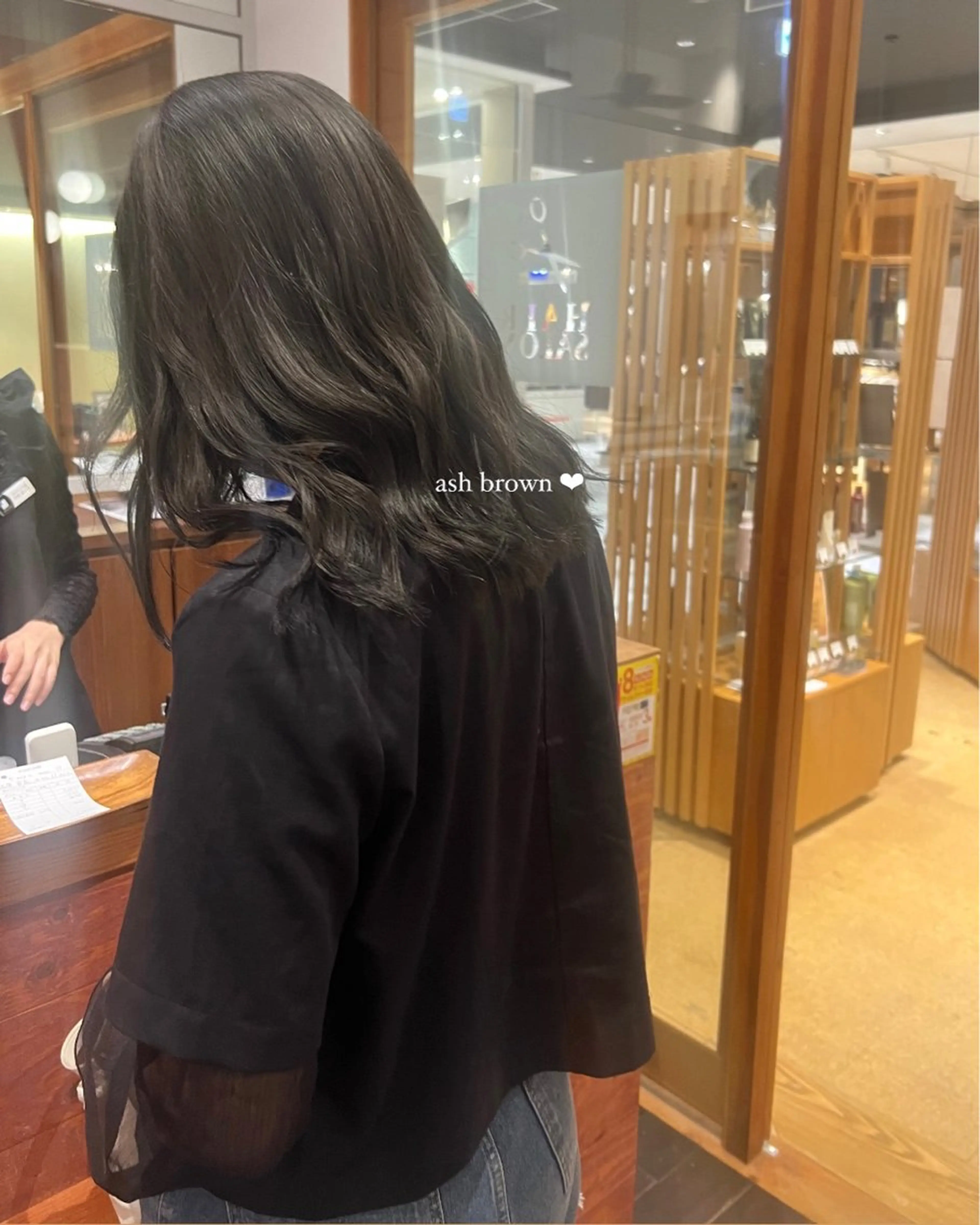 カラー アッシュ アッシュブラウン ブラウンカラー 透明感カラー 坪井咲姫/ベージュ カラー/暖色カラーのヘアスタイル