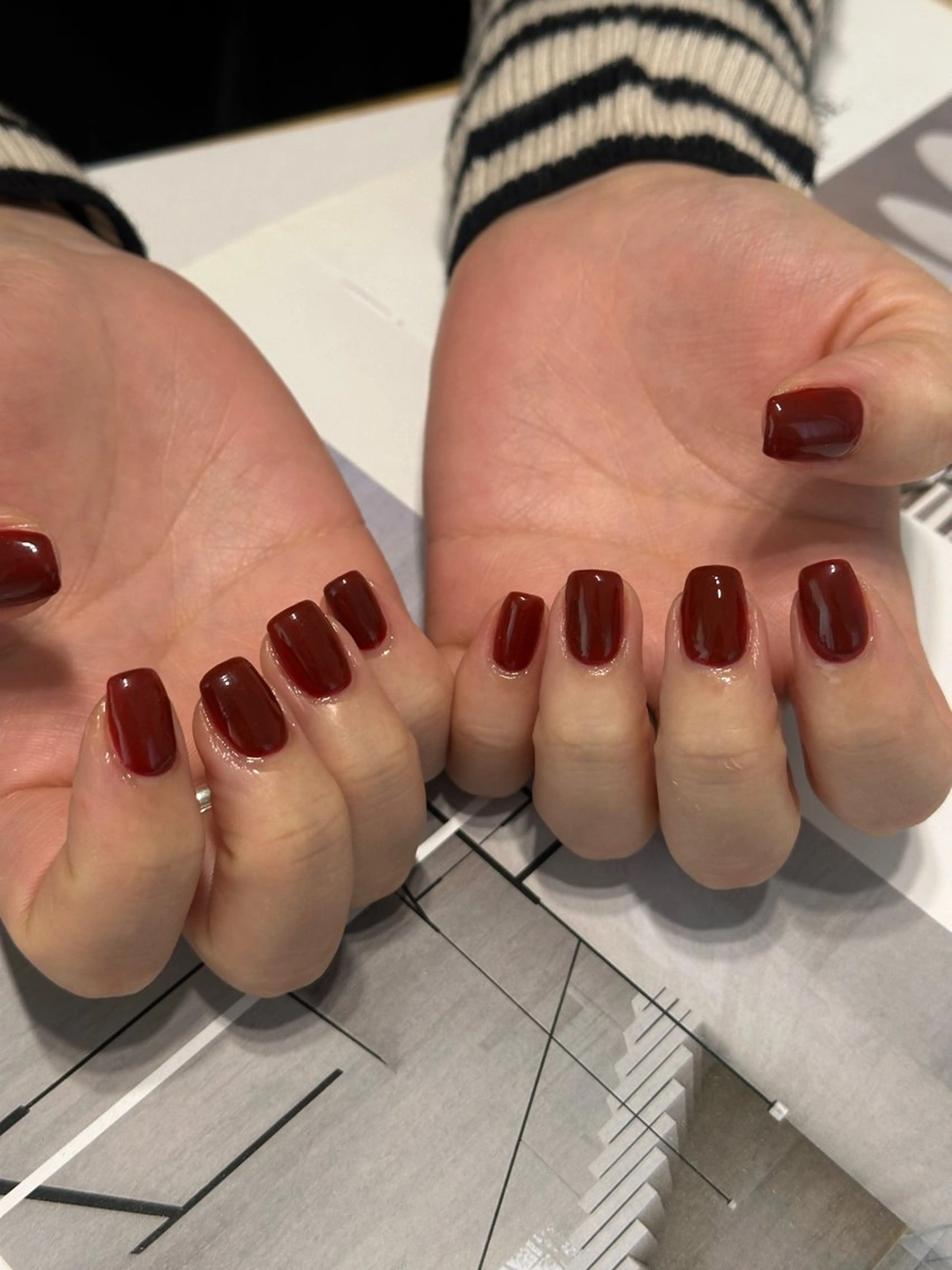 ネイル 赤色 フットネイル cyaan所属・nail salon Cyaanのネイルデザイン