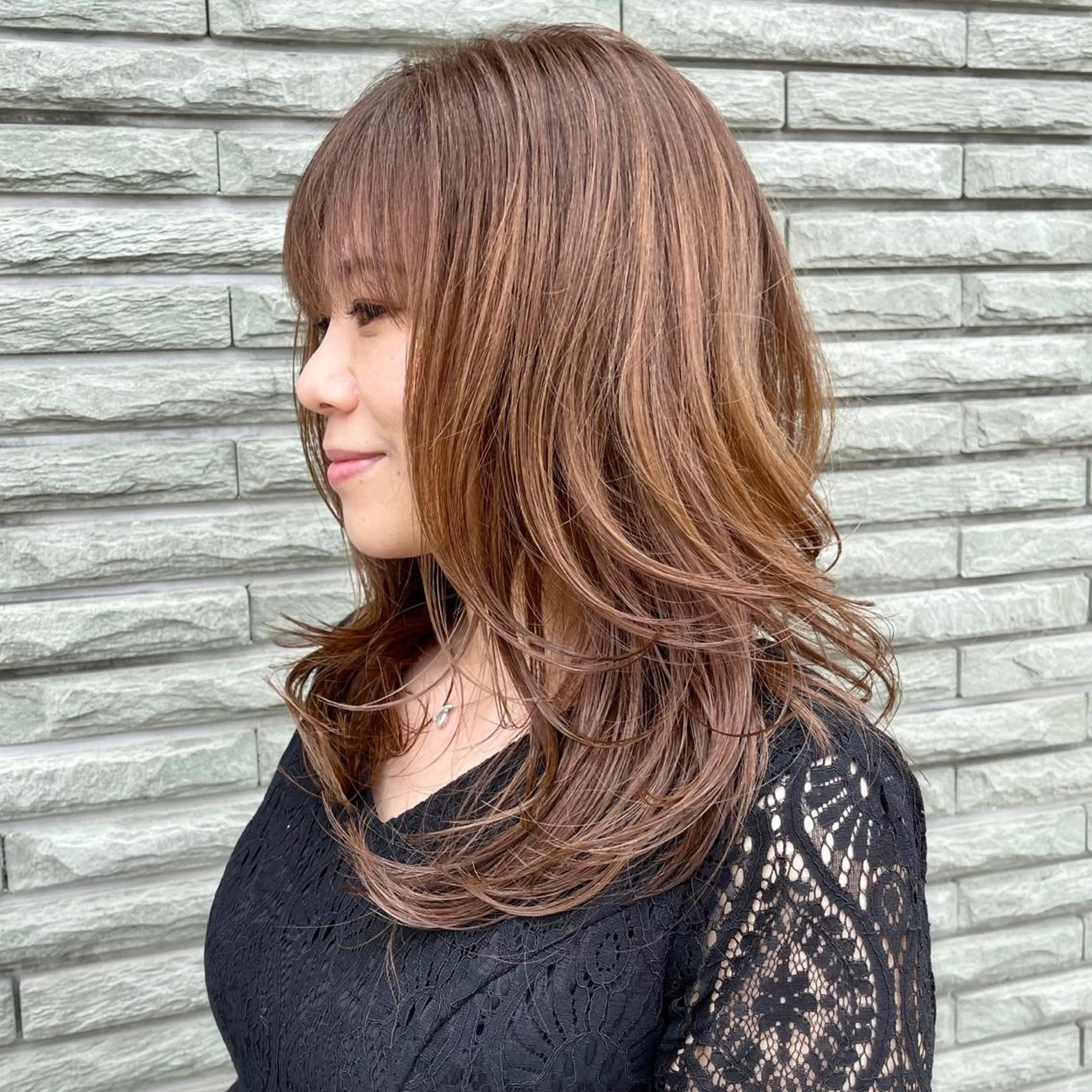 ミディアム カラー ヘアアレンジ バレイヤージュ デザインカラー ハイライトカラー 外国人風カラー ハイライト アンドウ ユウ/ レイヤーカット/韓国のヘアスタイル