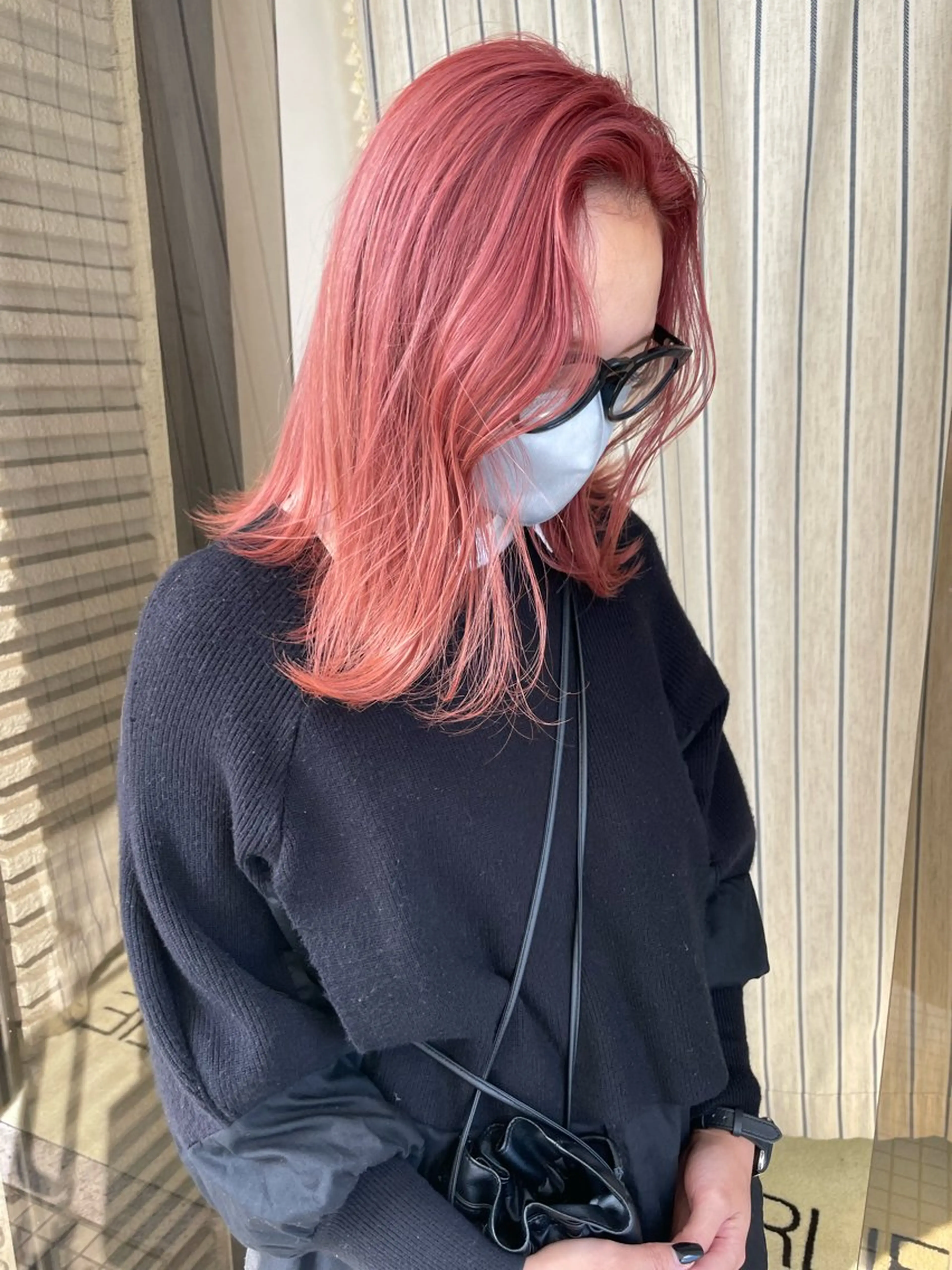 セミロング カラー JIEN MIUのヘアスタイル