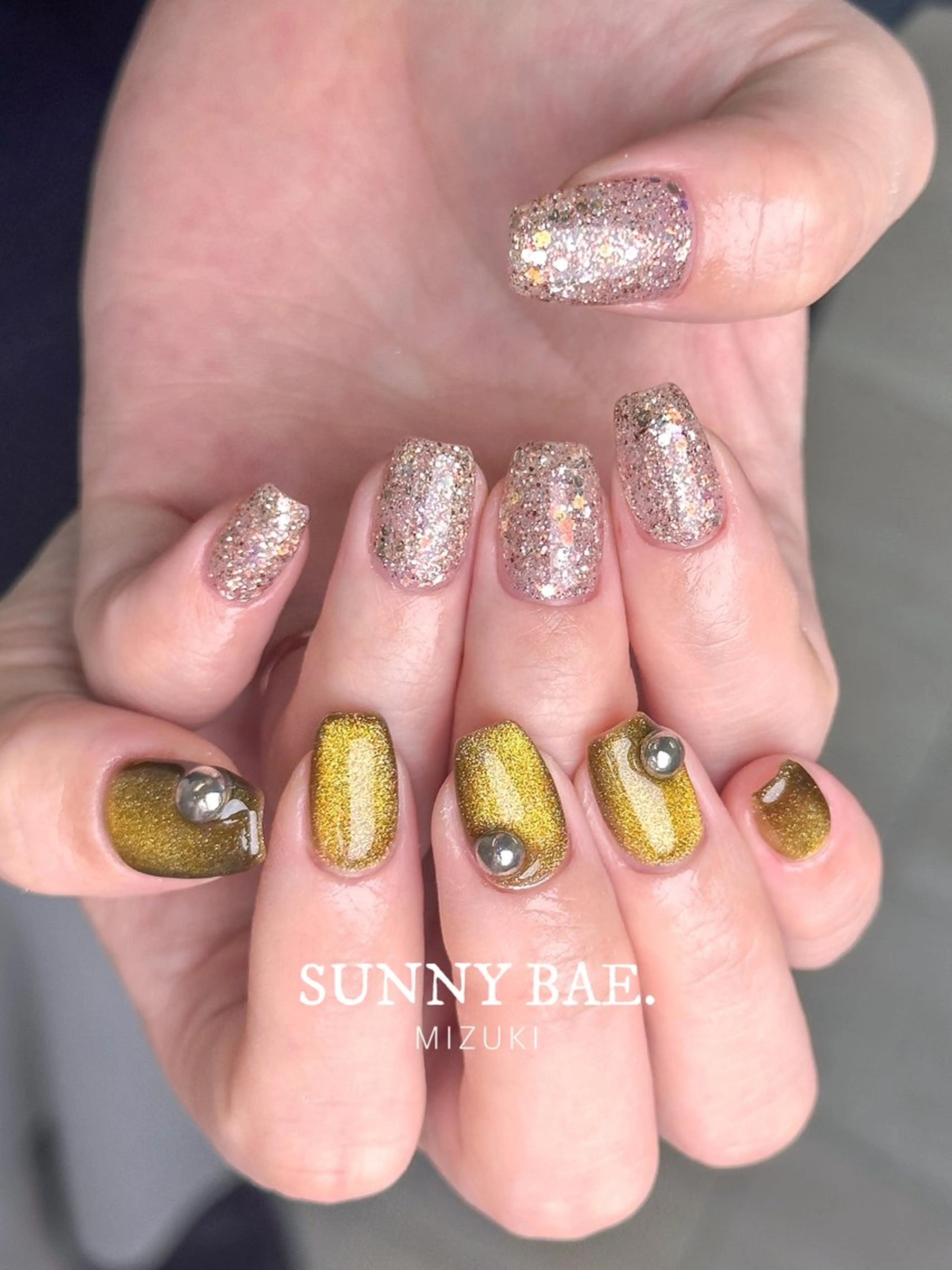 ネイル マグネットネイル ミラーネイル ニュアンスネイル シルバー ハンドネイル SUNNY BAE. 🌼MIZUKIのネイルデザイン