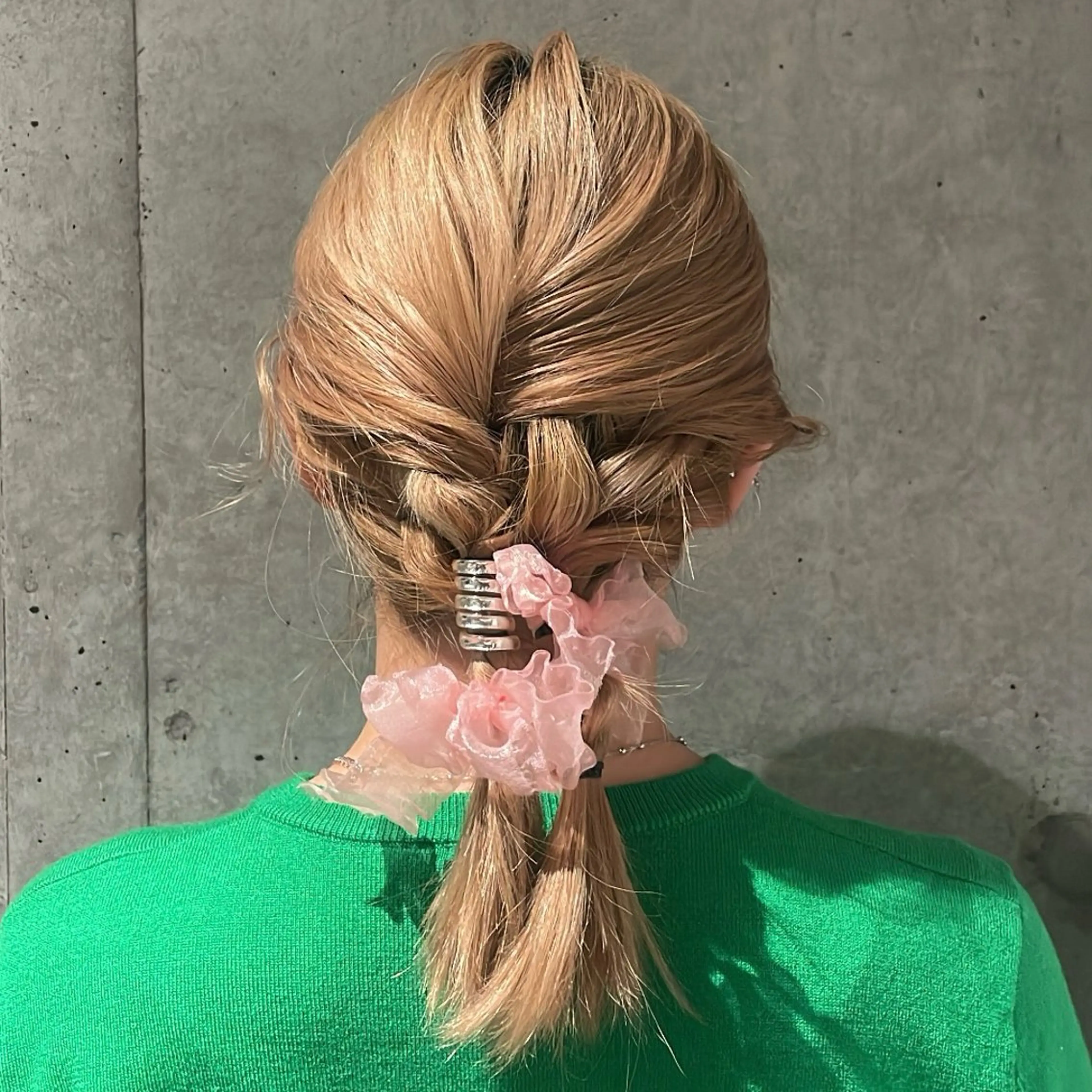 ミディアム ヘアアレンジ ヘアセット 透明感カラー/ アレンジ/篠崎渚彩のヘアスタイル