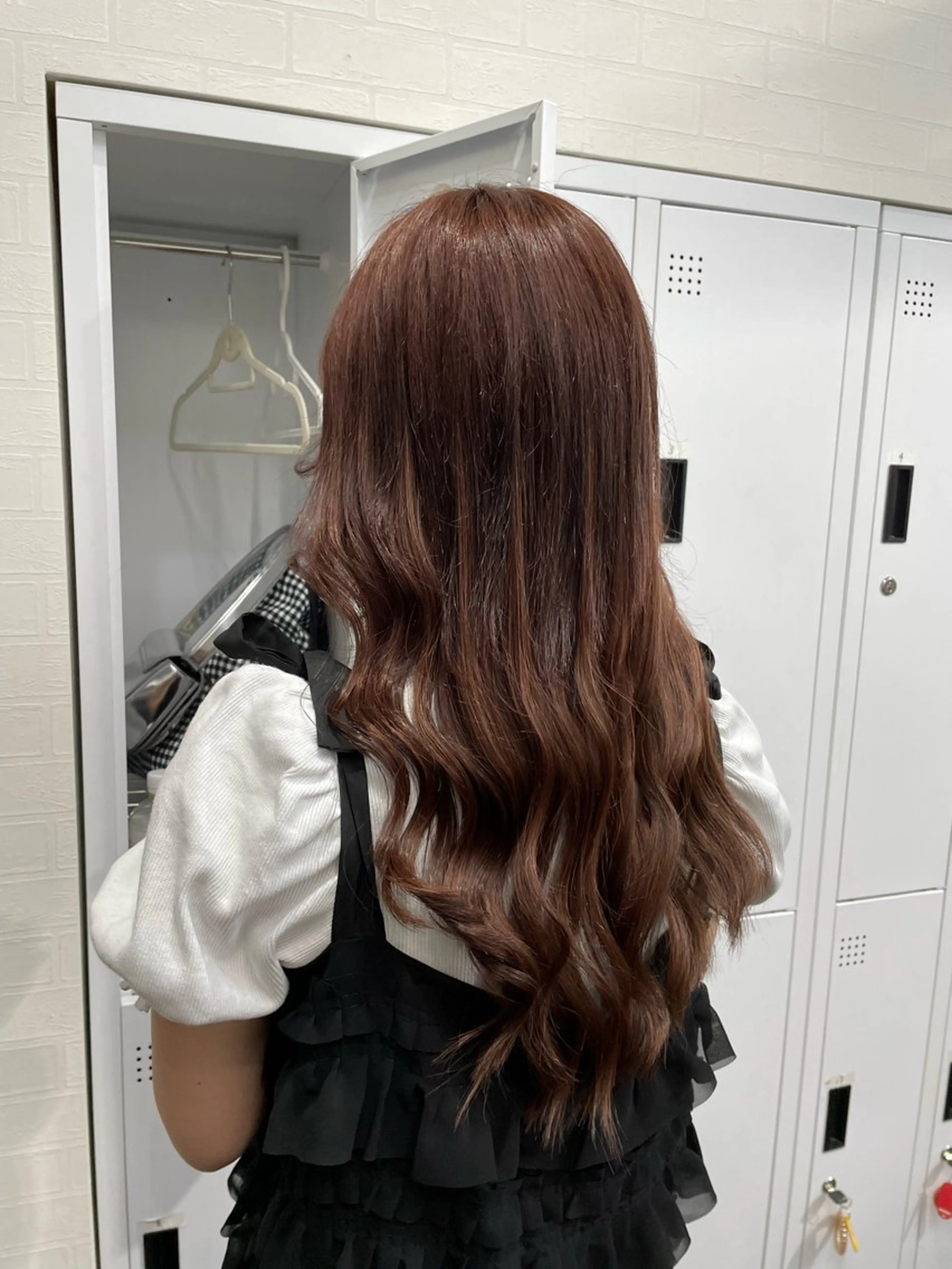 ロング エクステ 田子🦋ハイトーン 🫐耳つぼジュエリーのヘアスタイル