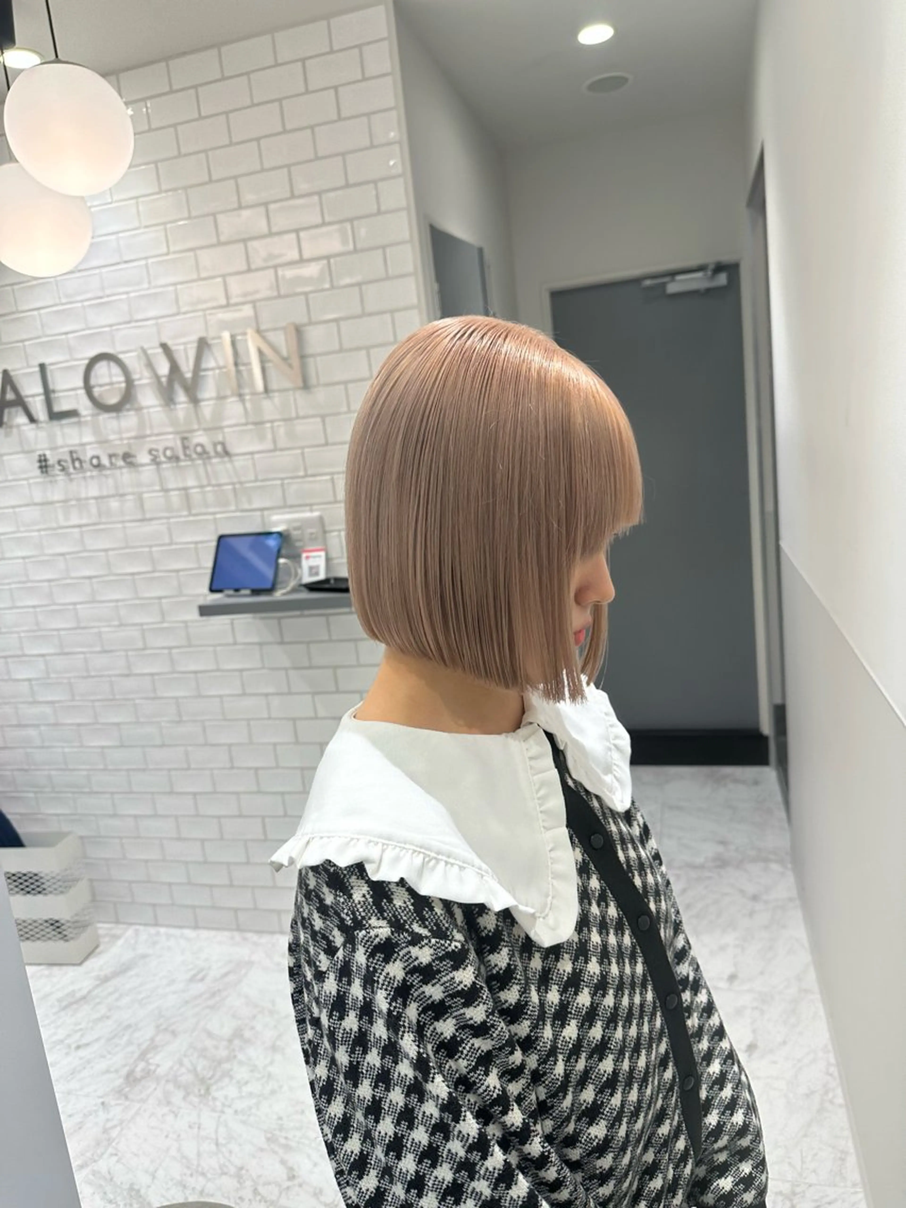 ショート カラー ベージュカラー ミルクティーベージュ カット ヘアカラー トリートメント 鈴木直之/ハイトーン /ボブ/美髪矯正のヘアスタイル